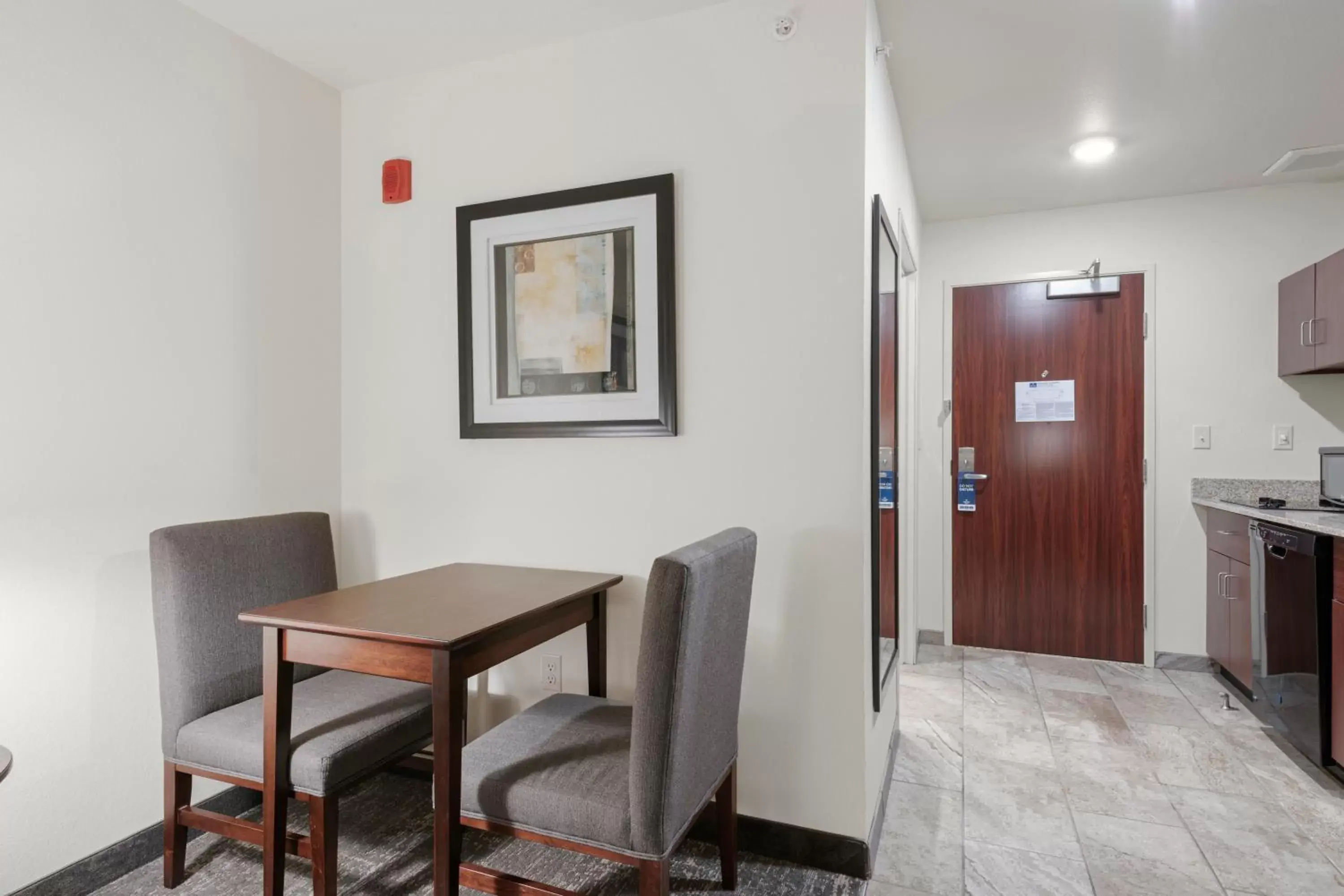 Dining Area in Cobblestone Hotel & Suites - Urbana