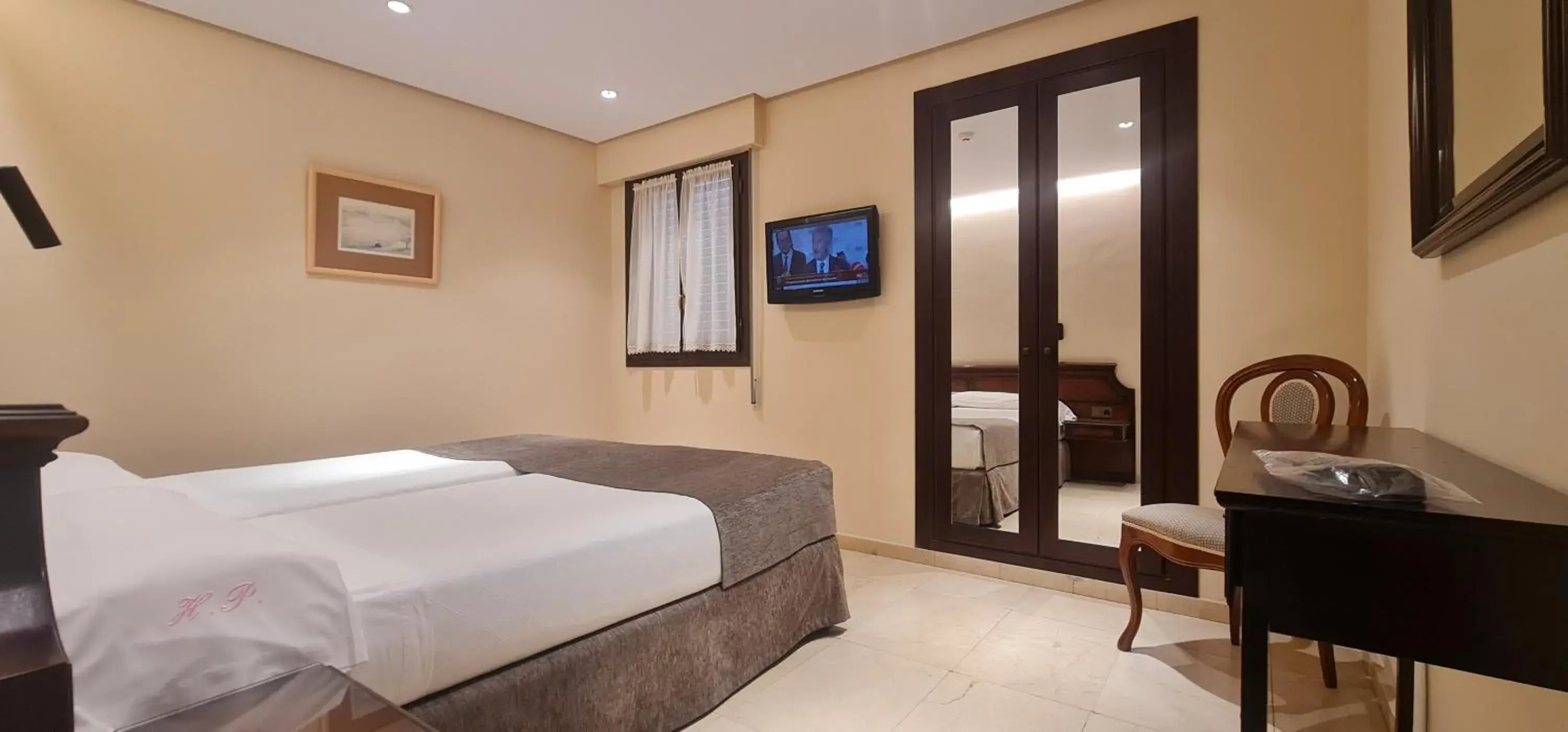 Bed in Gran Hotel Paraiso