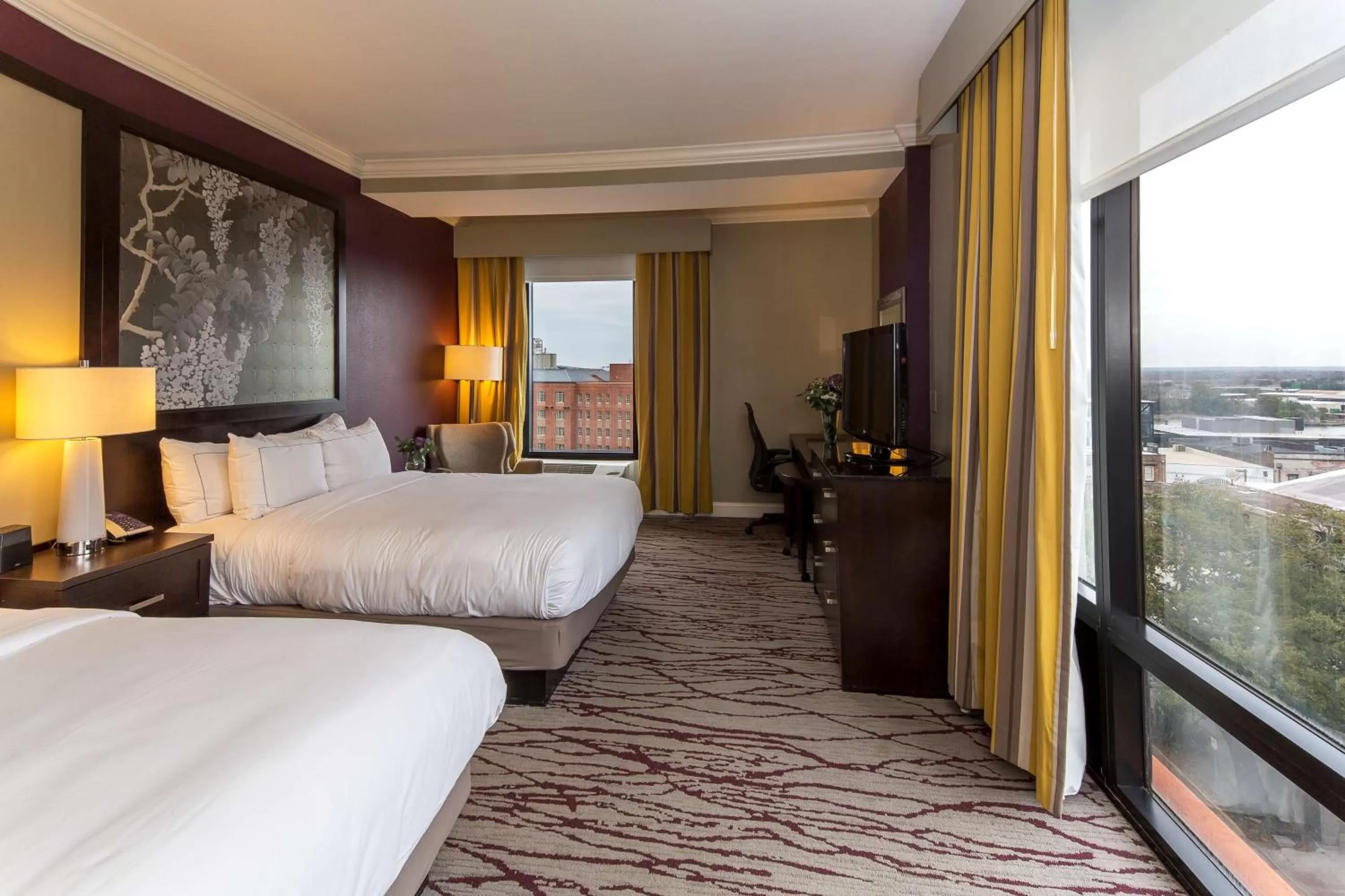 Bed in DoubleTree by Hilton Historic Savannah