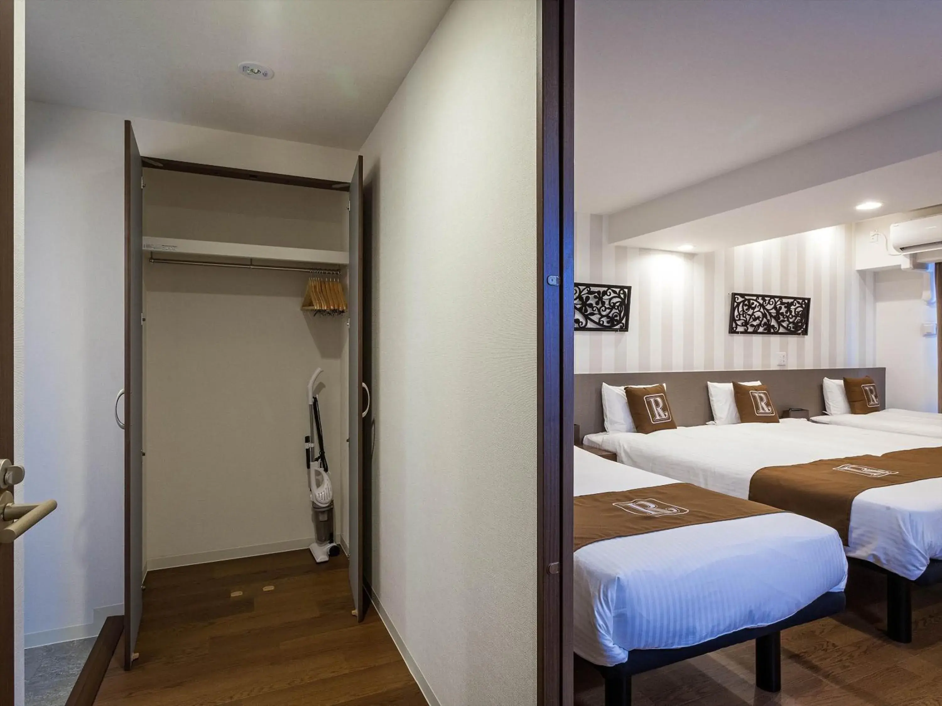 Room Photo in Kariyushi COndominium Resort Naha Living Inn Asahibashiekimae Annex and Premier