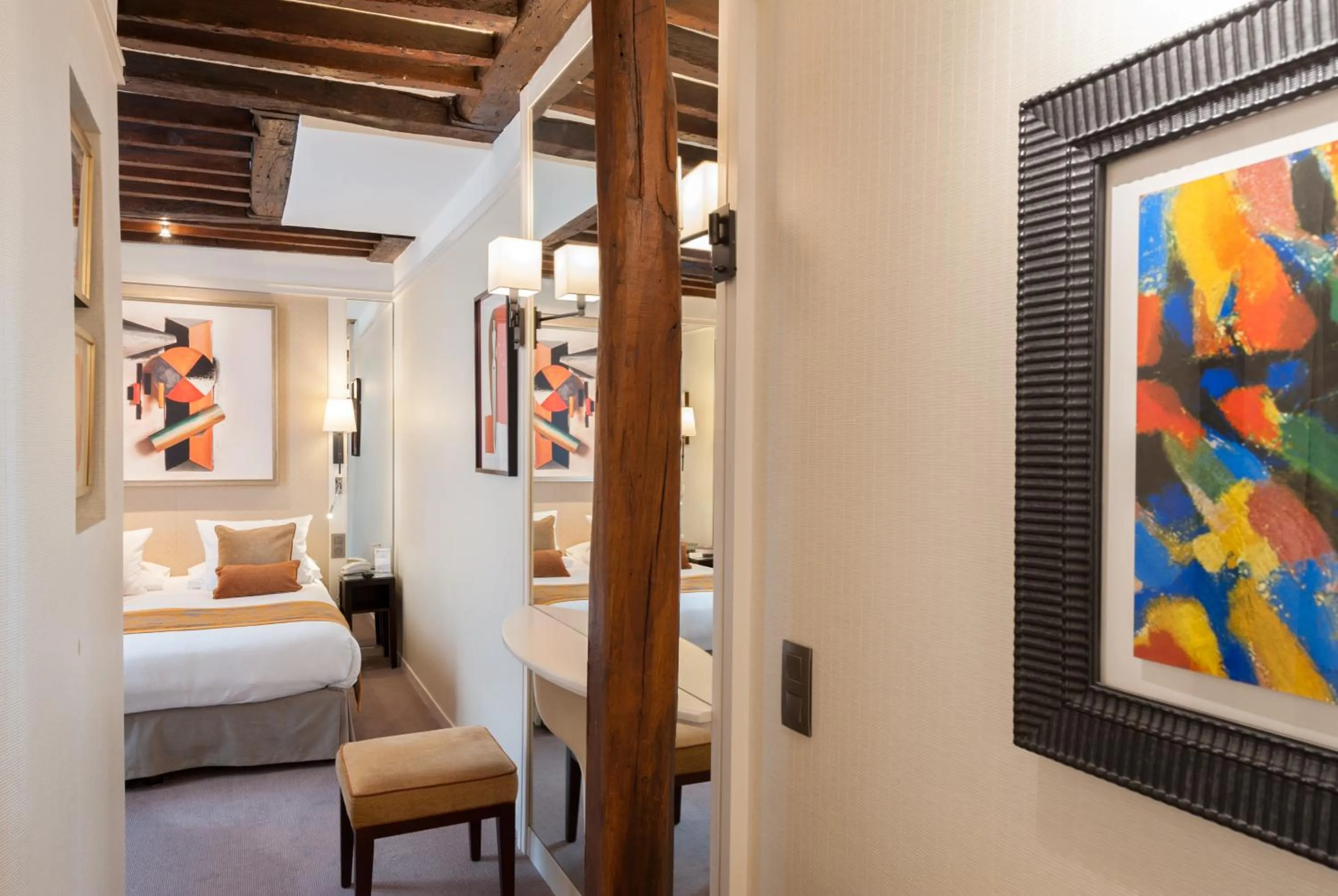 Decorative detail, Bed in Best Western Plus Hotel Sydney Opera