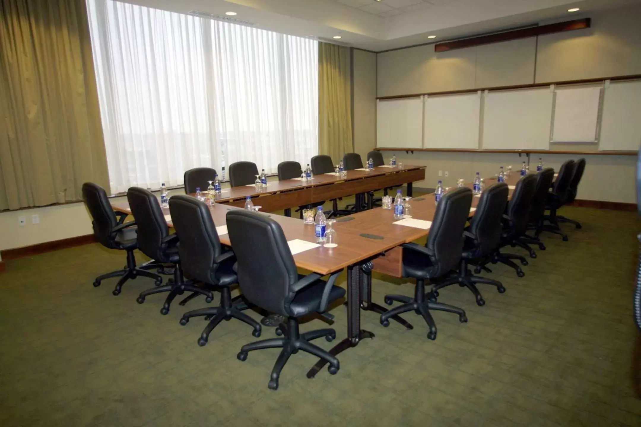 Meeting/conference room in DoubleTree by Hilton Hotel & Executive Meeting Center Omaha-Downtown