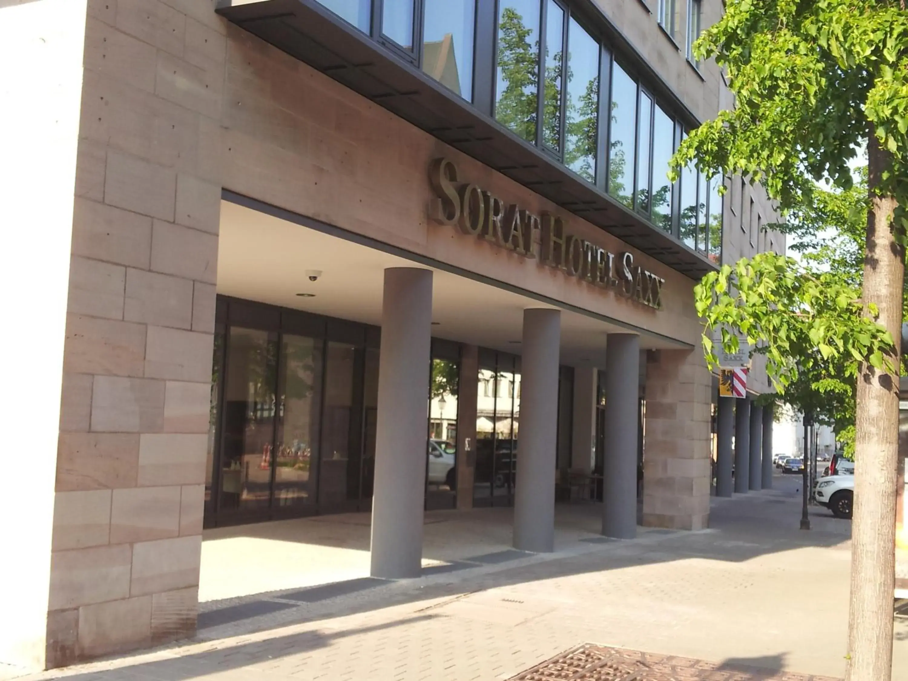 Facade/entrance in Sorat Hotel Saxx Nürnberg