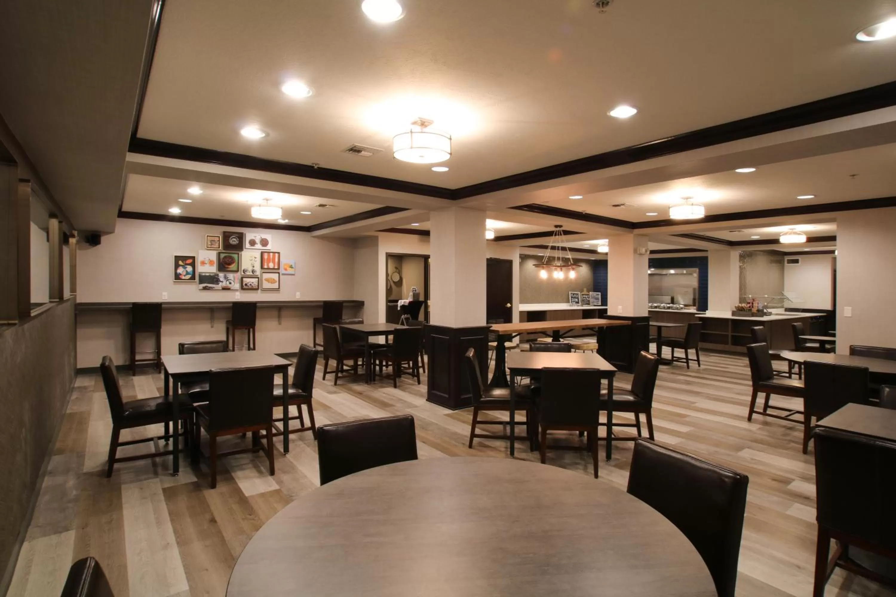 Restaurant/places to eat in Oxford Suites Spokane Downtown