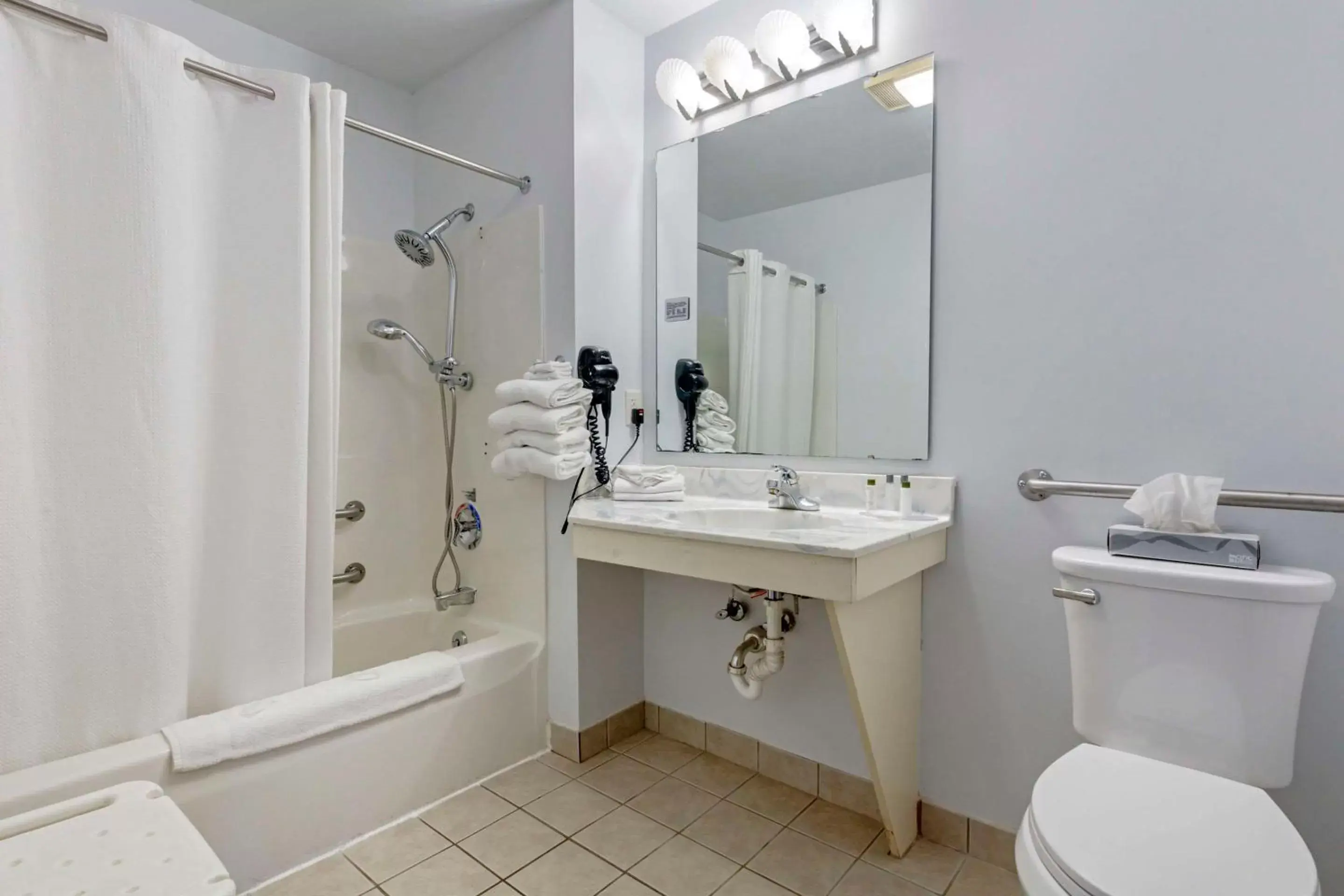 Bedroom, Bathroom in Atlantis Family Waterpark Hotel