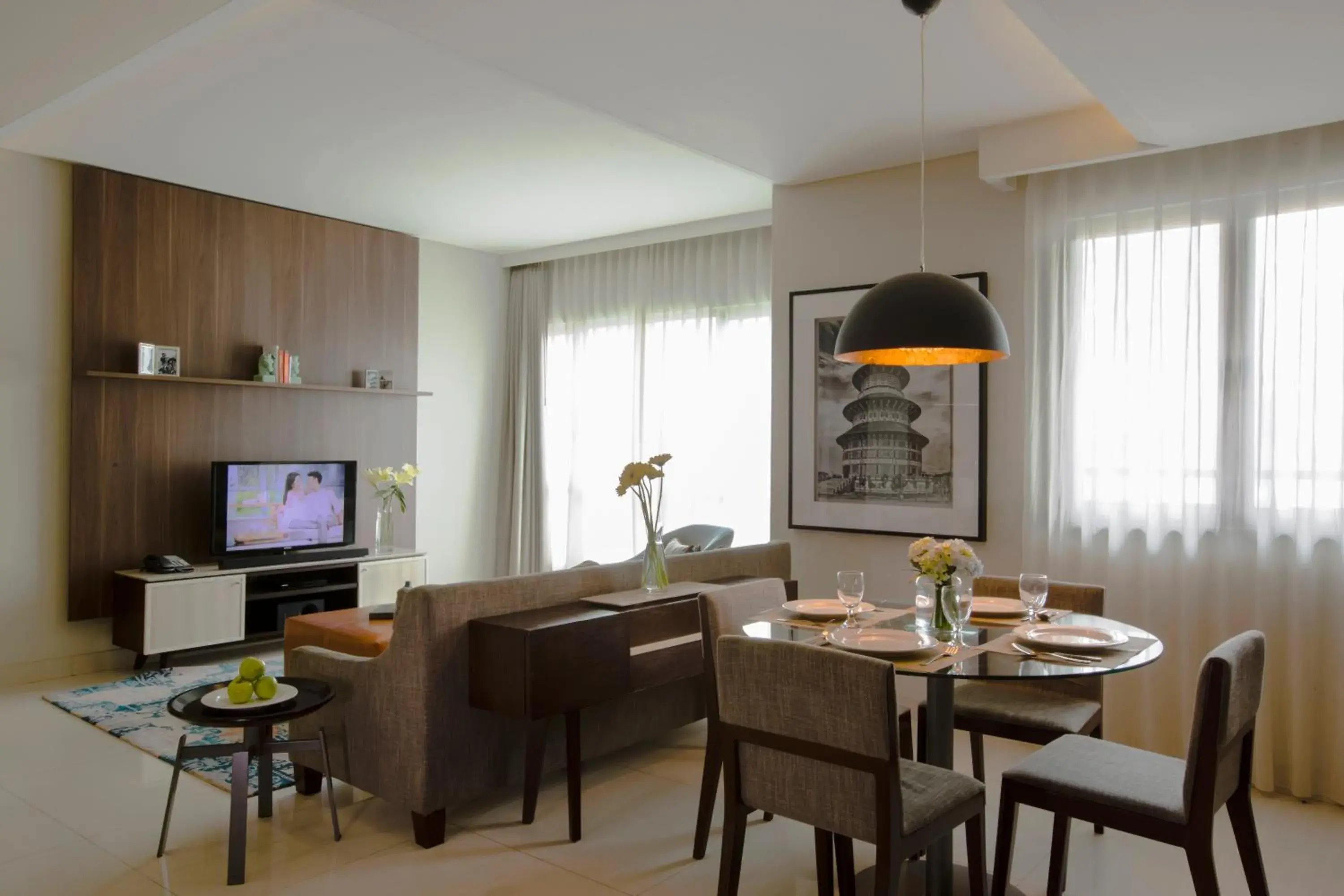 Living room, Restaurant/Places to Eat in Ascott Waterplace Surabaya