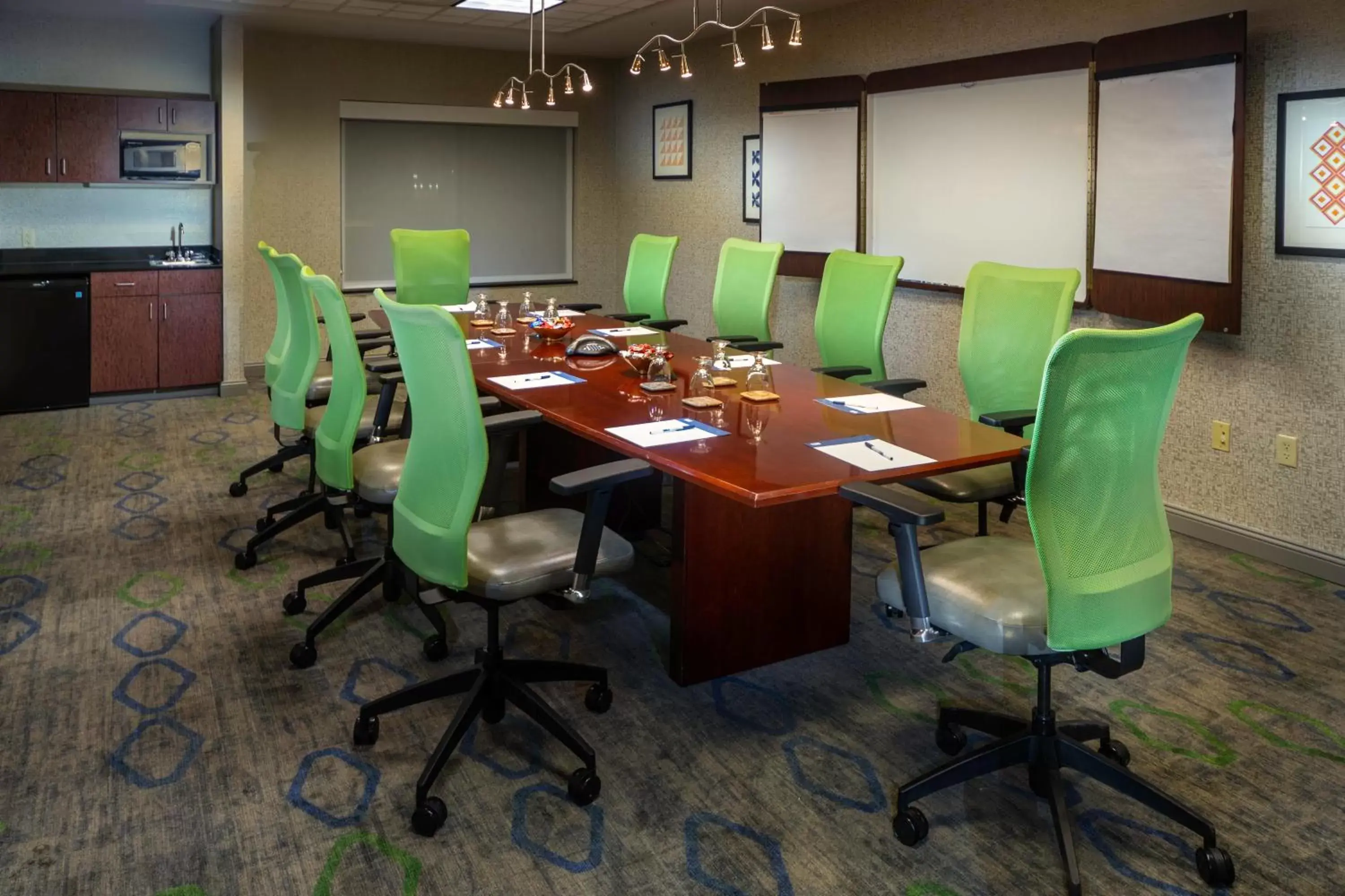 Meeting/conference room in Holiday Inn Express Hotel & Suites Pasco-TriCities, an IHG Hotel