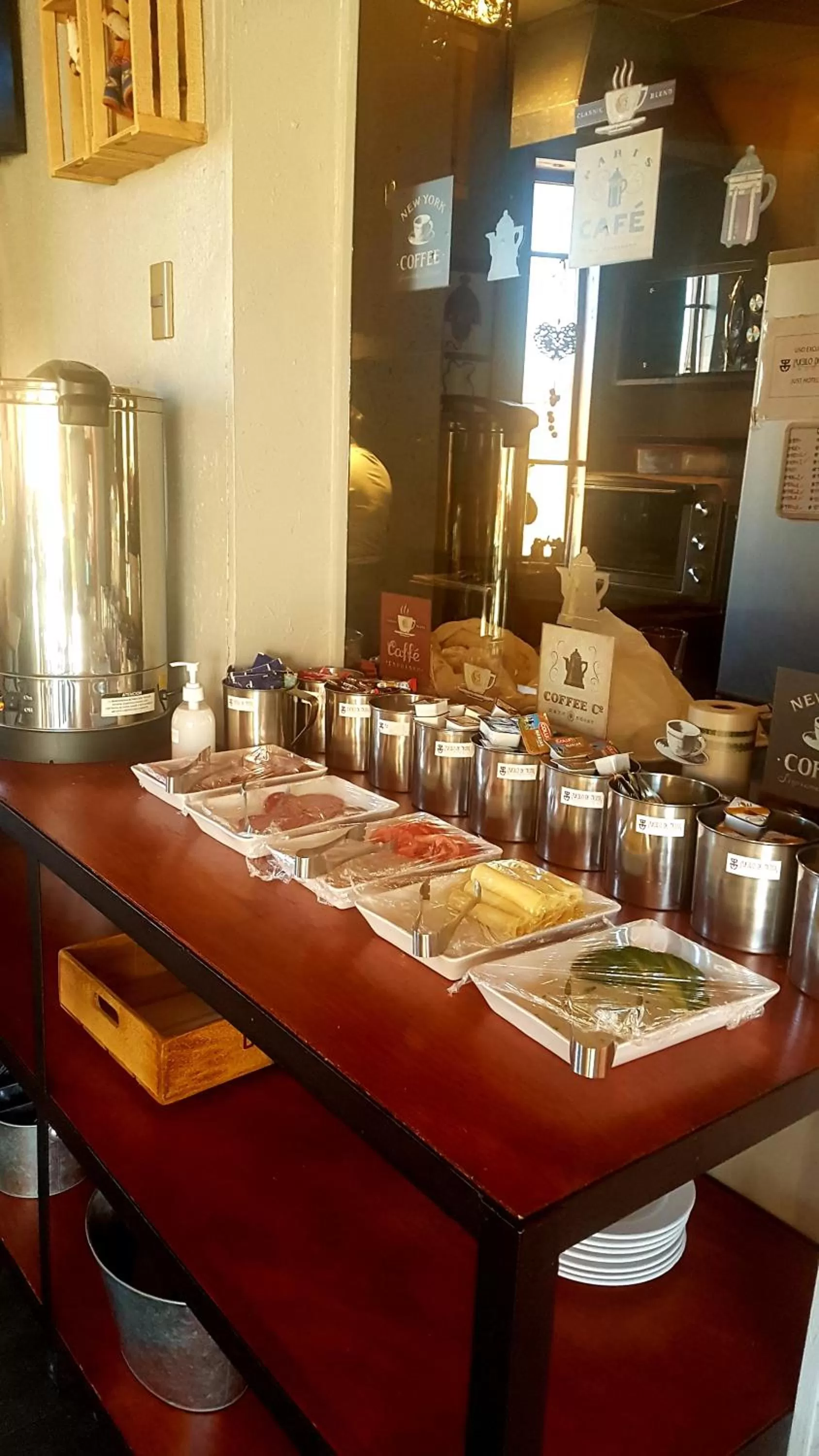 Buffet breakfast in Hoteles Pueblo de Tierra