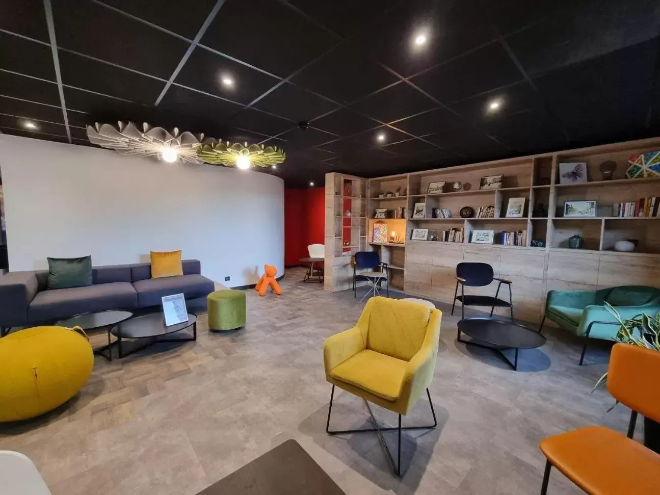 Lounge or bar, Lounge/Bar in ibis Pontarlier
