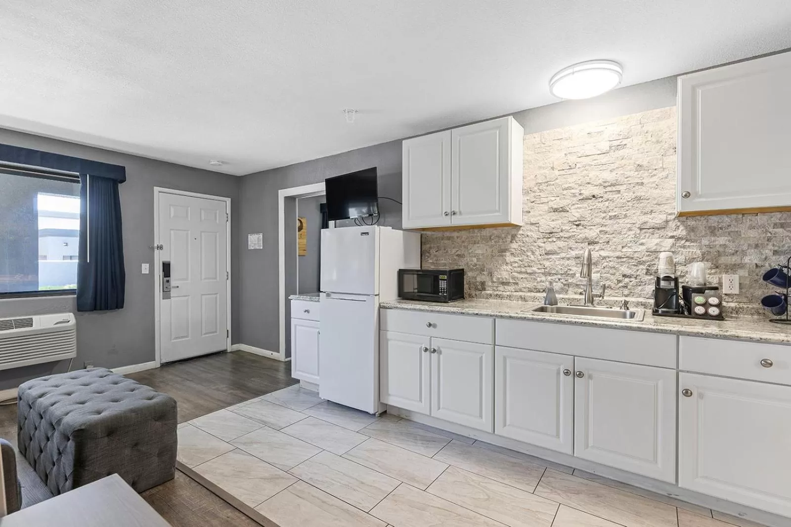 Kitchen or kitchenette in GreenTree Inn Prescott Valley