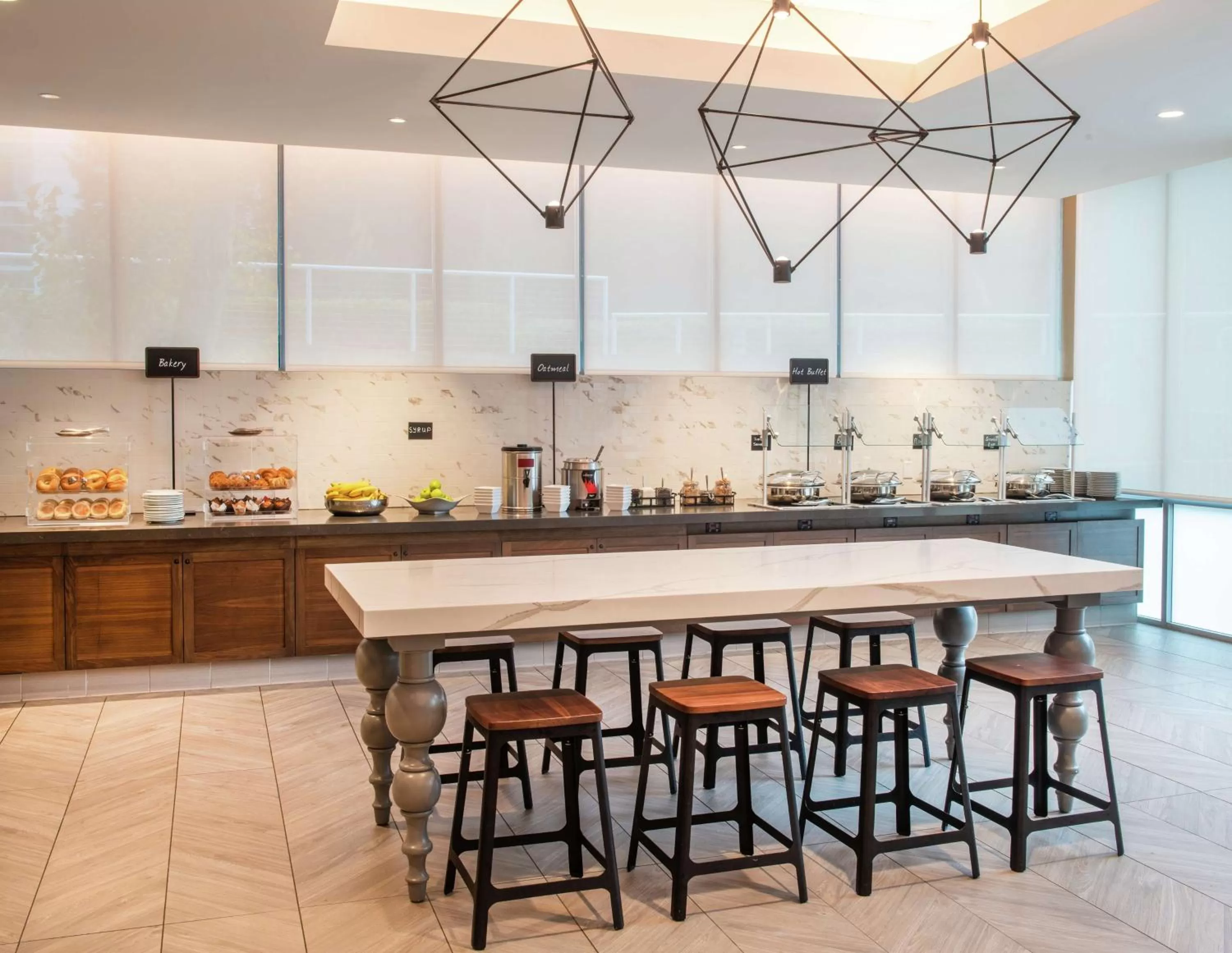 Restaurant/places to eat in Embassy Suites by Hilton Walnut Creek