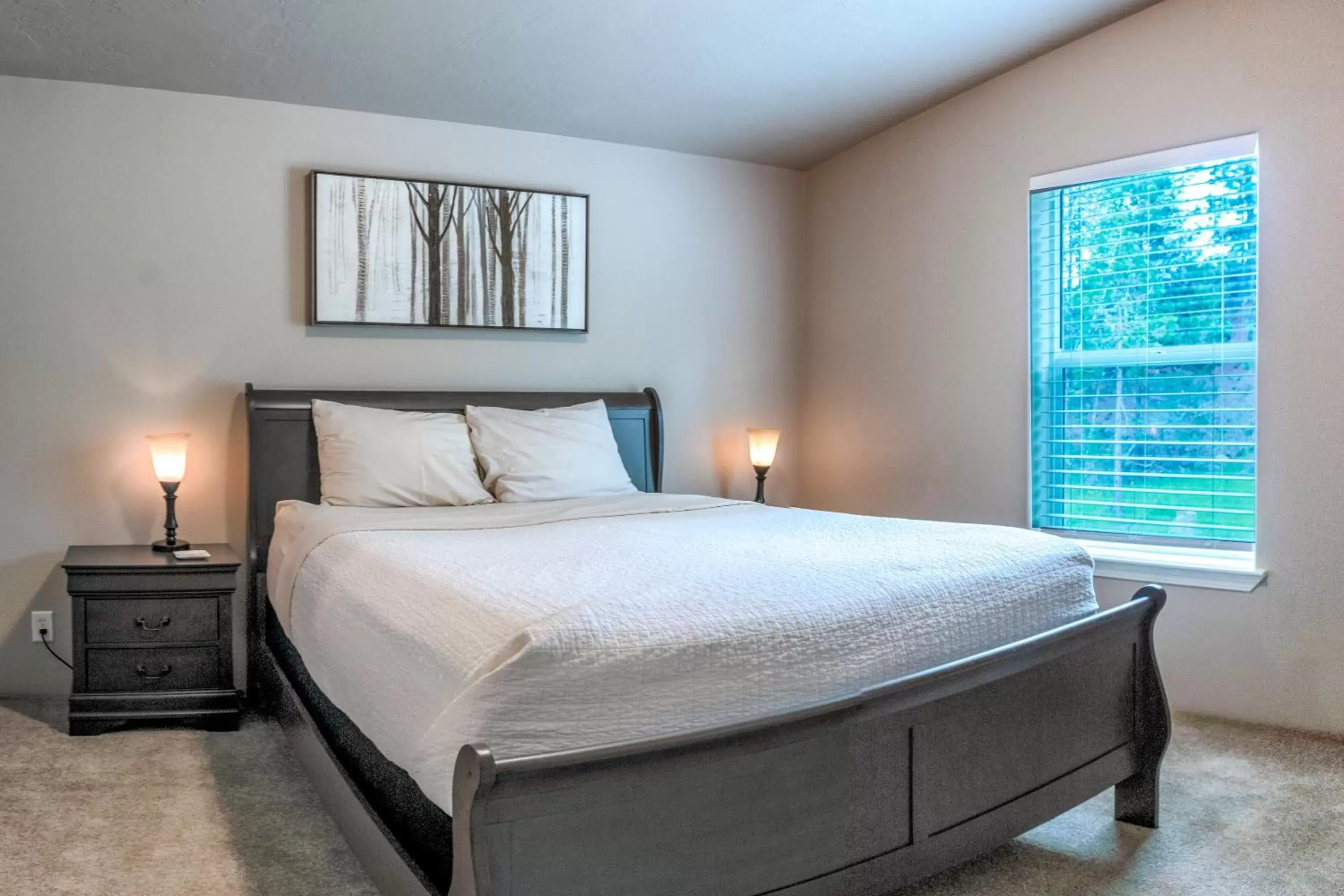 Bedroom, Bed in Callahan's Lodge