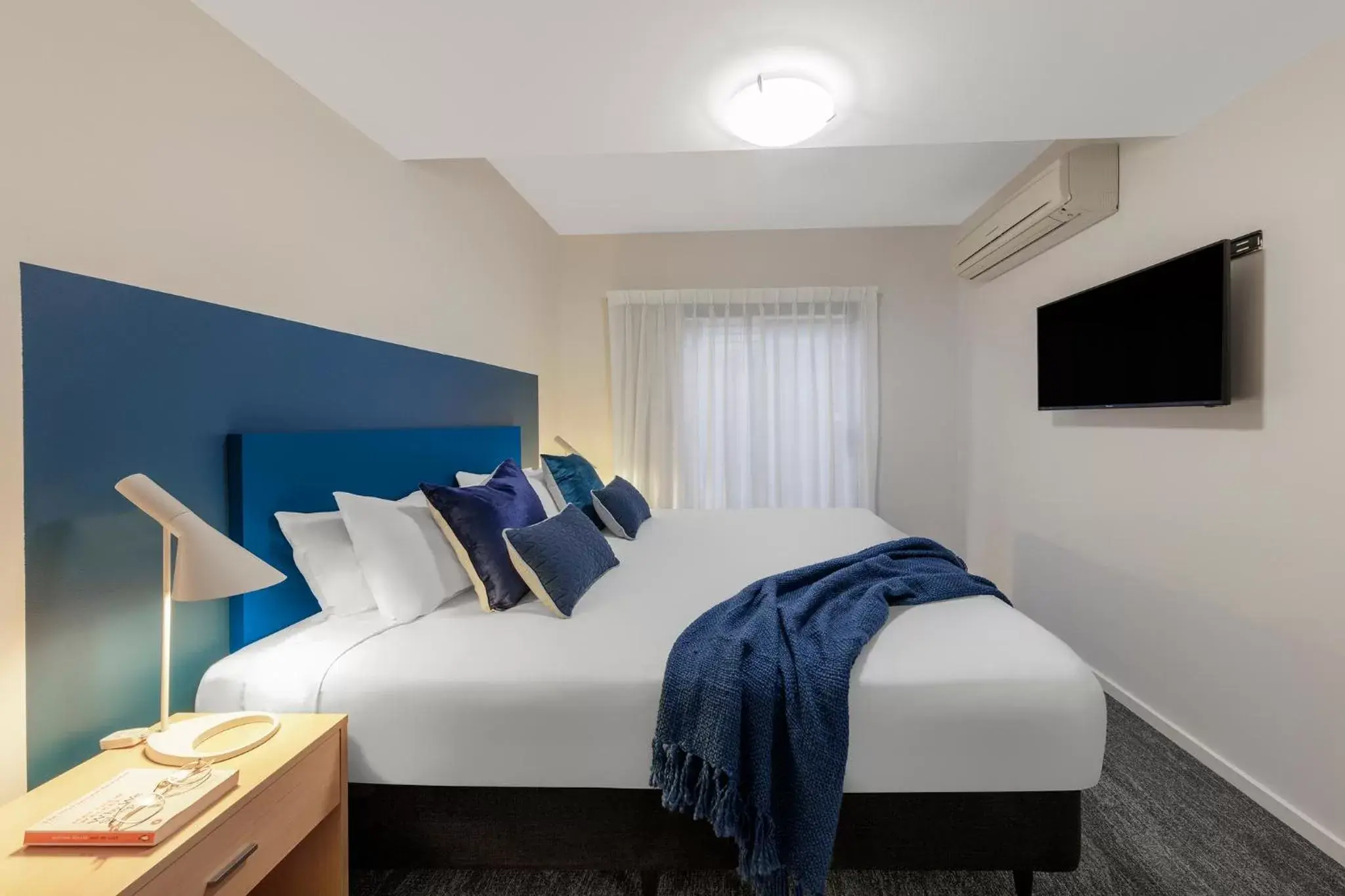 Bedroom, Bed in Quest Geelong