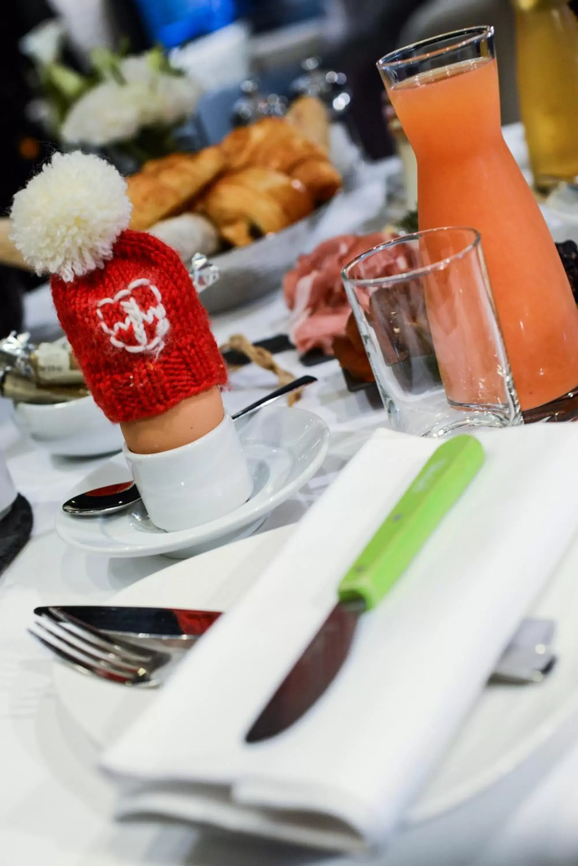 Food and drinks in Petit Hôtel Confidentiel