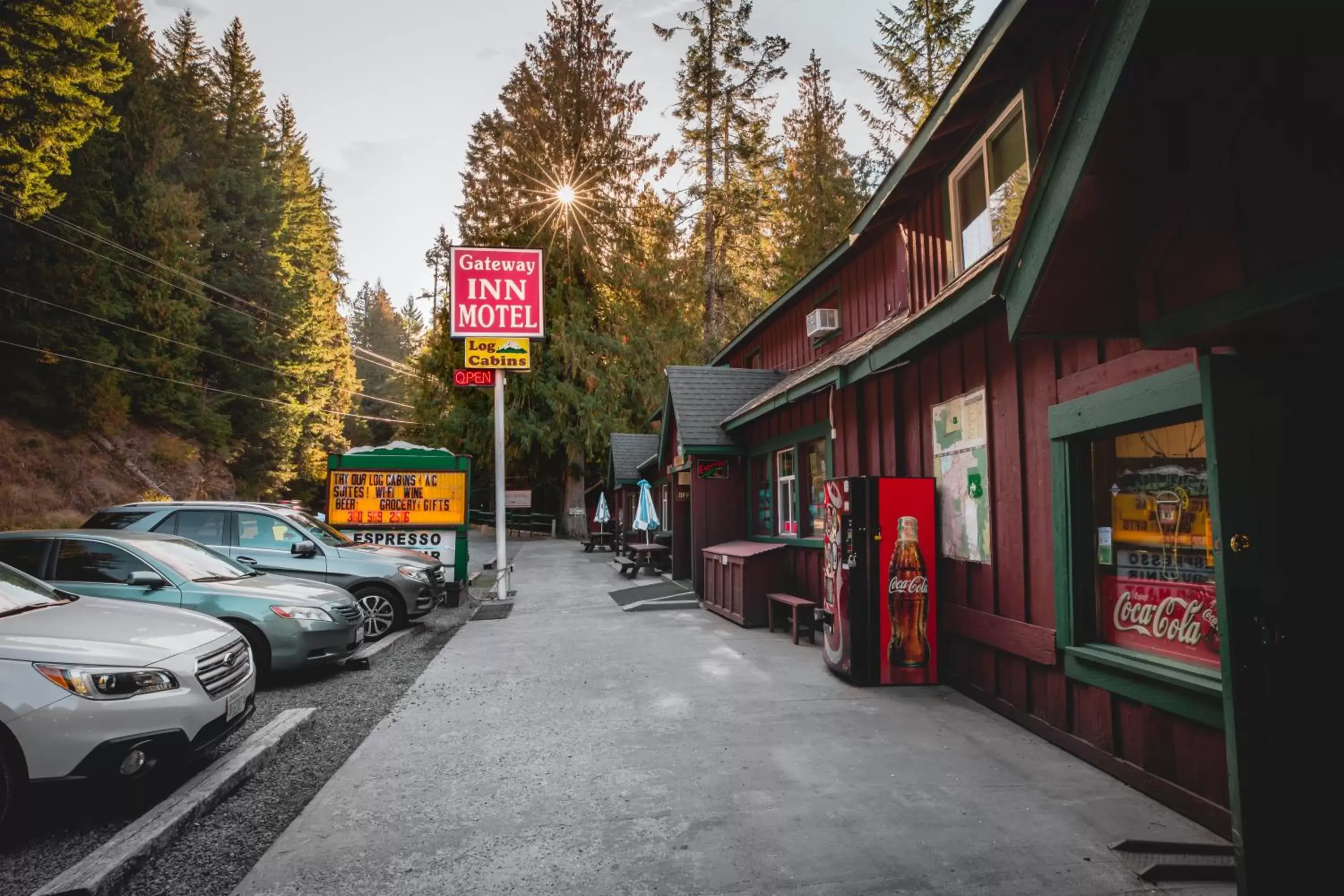 Gateway Inn & Cabins