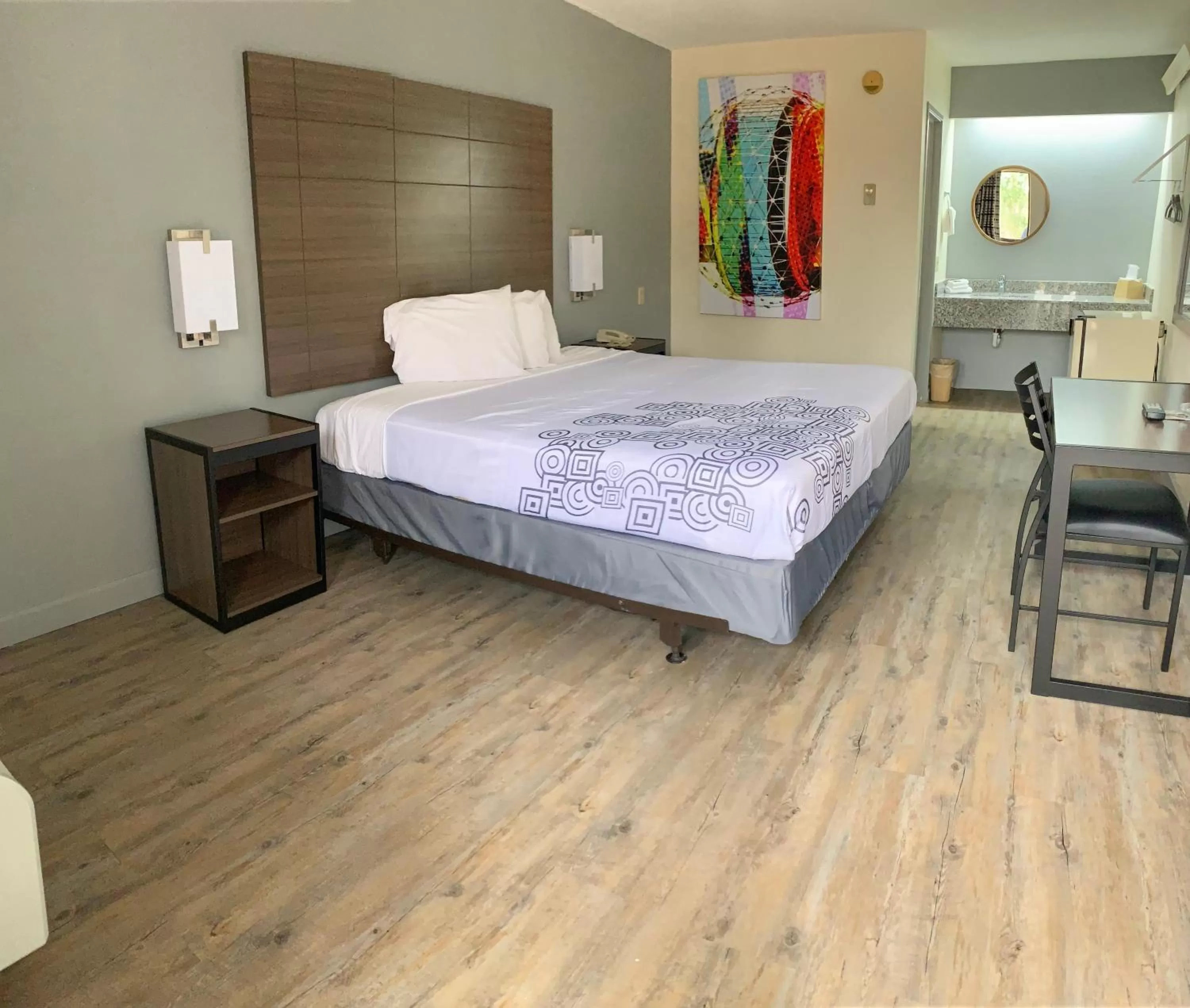 Bedroom, Bed in Dallas Love Field Inn