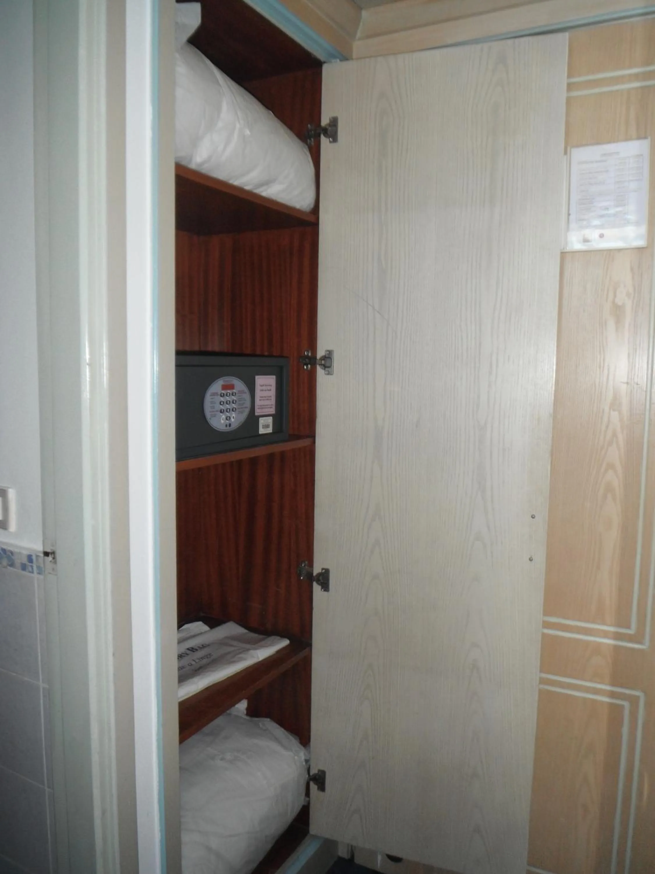 Area and facilities in Romance Alexandria Hotel