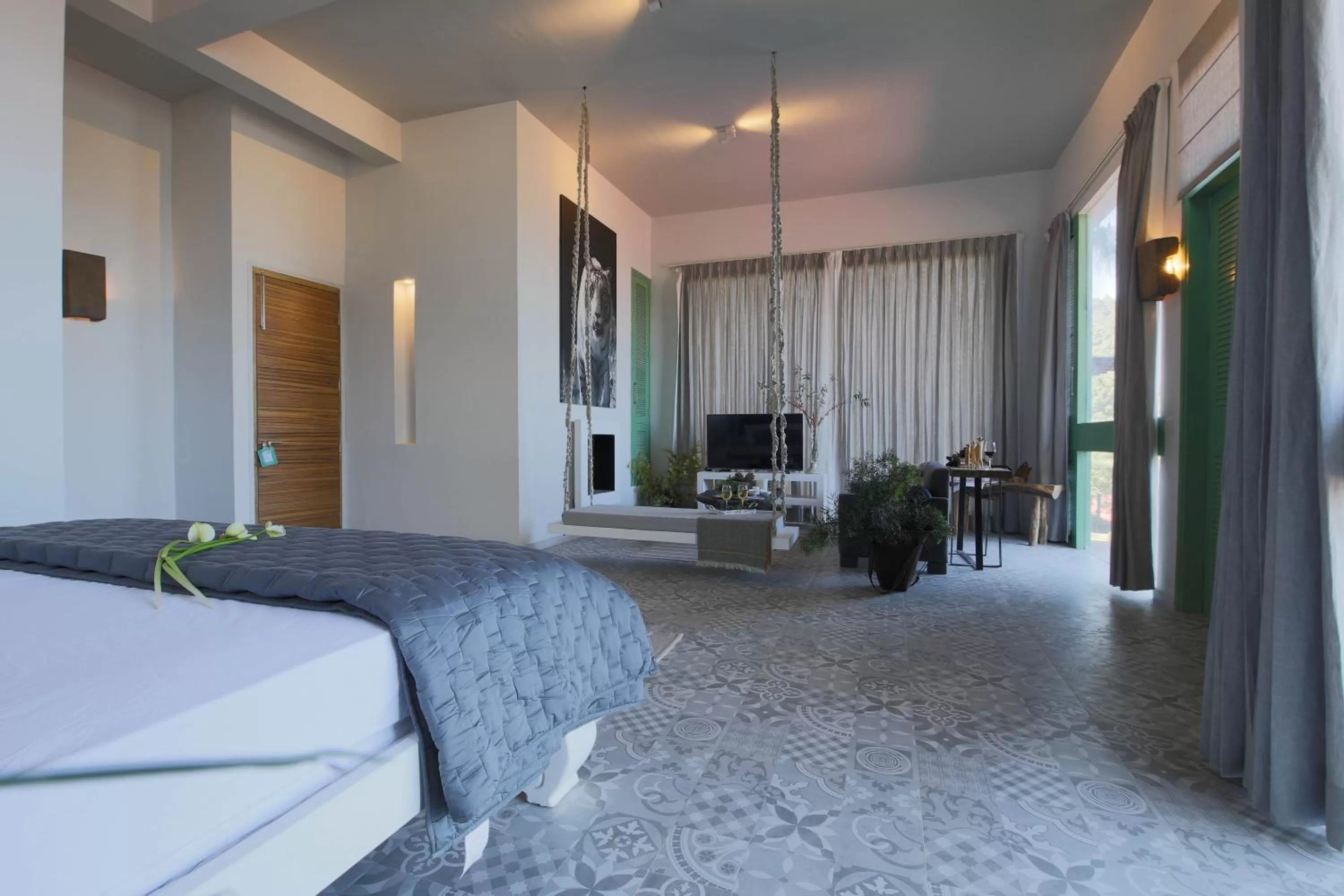 Photo of the whole room, Bed in Seclude Kasauli, Himachal Pradesh