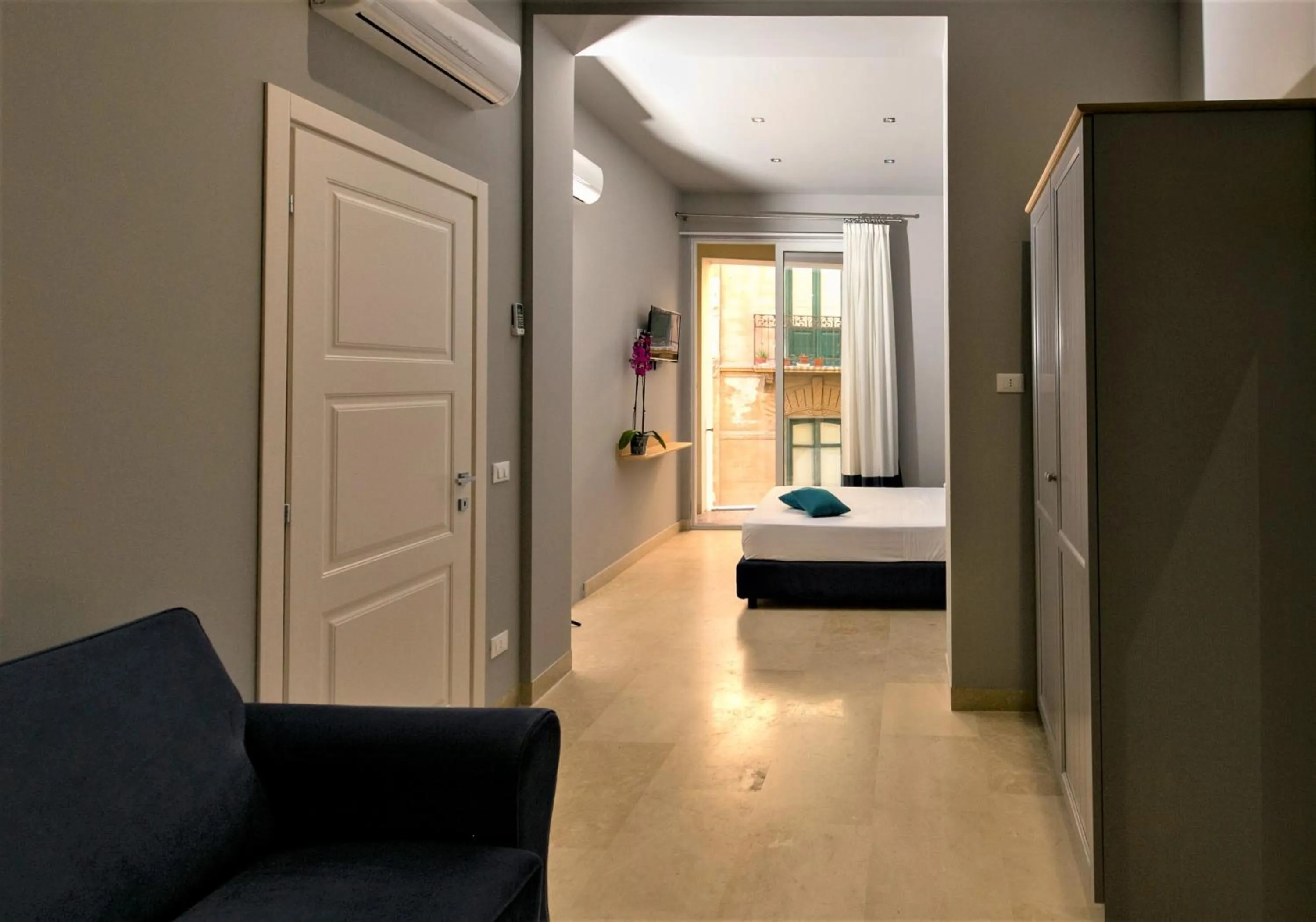 Bedroom, Bed in ZIBIBBO SUITES & ROOMS - Aparthotel in Centro Storico a Trapani