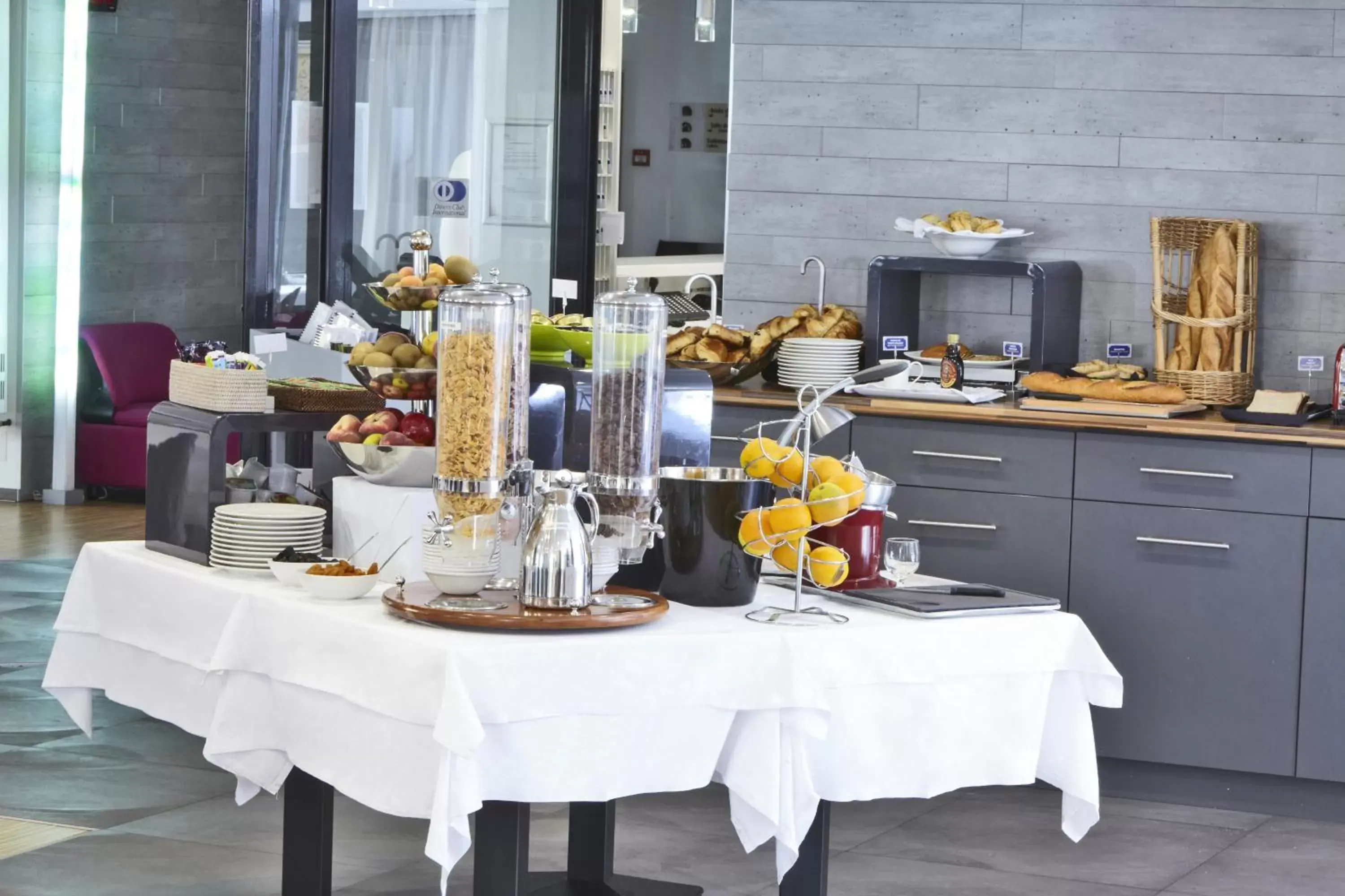 Buffet breakfast, Restaurant/Places to Eat in Kyriad Montbeliard Sochaux