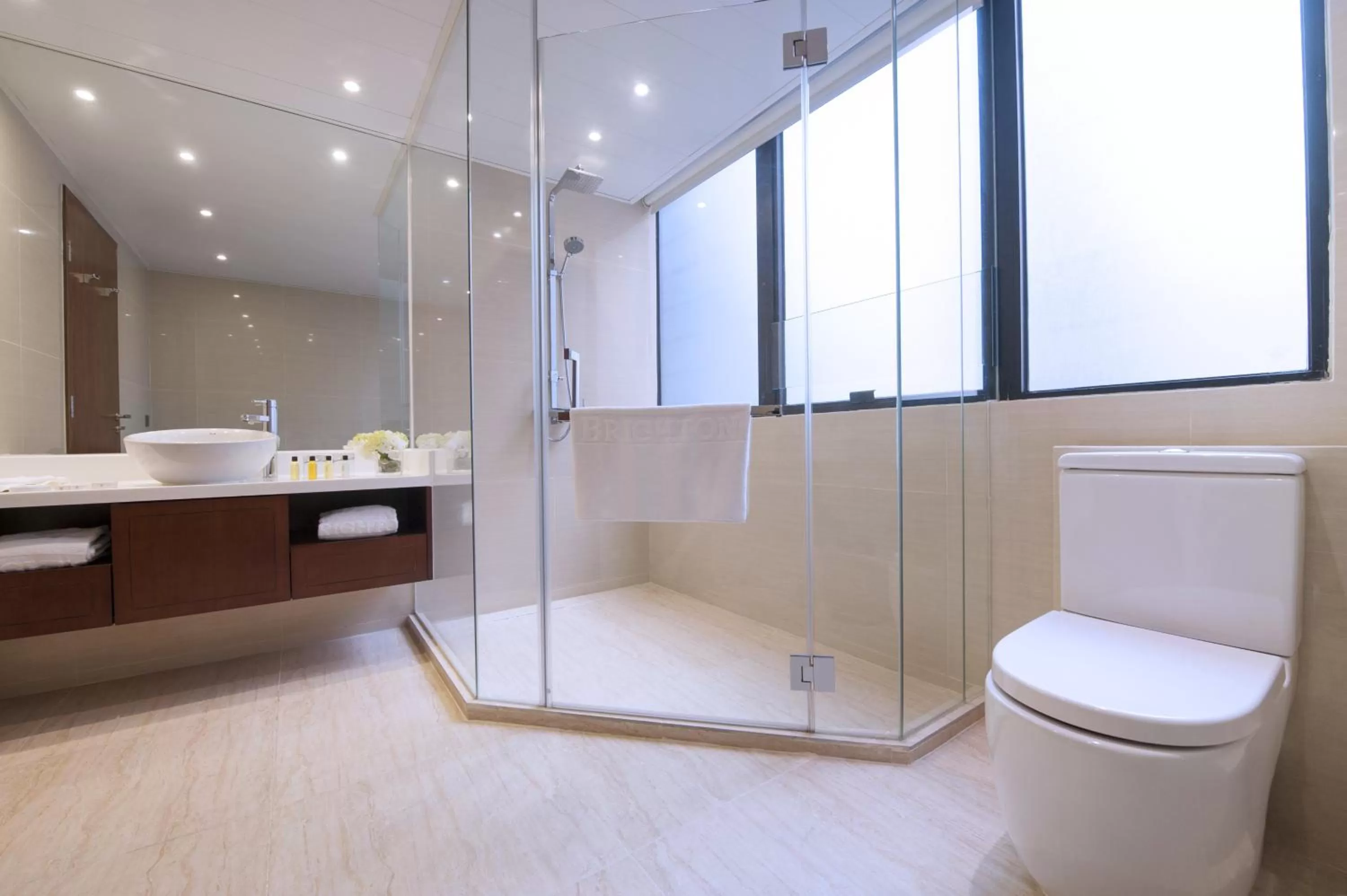 Bathroom in Brighton Hotel Hong Kong