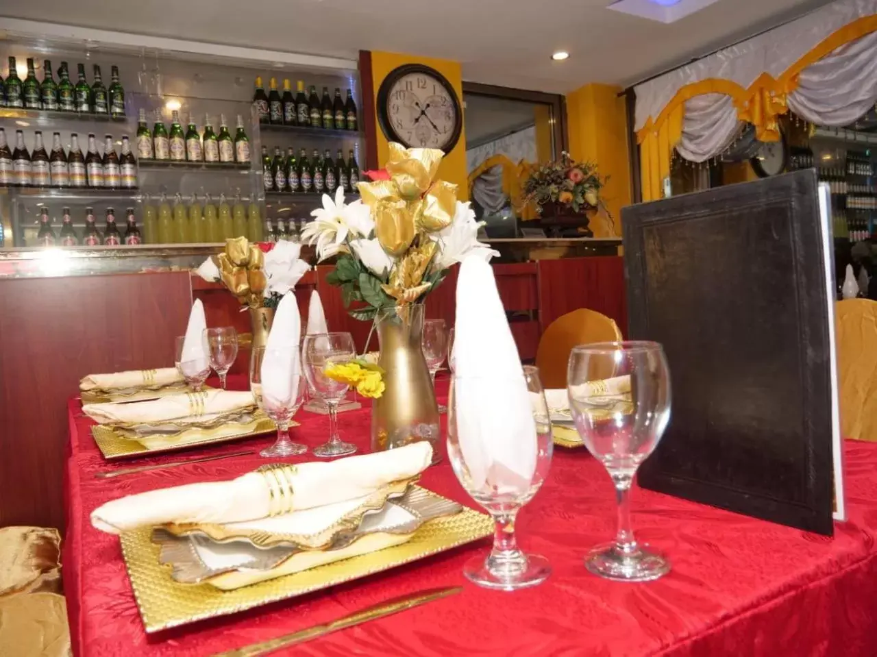 Restaurant/places to eat in Marriot Metropolitan Hotel Restaurant/places to eat in Marriot Metropolitan Hotel