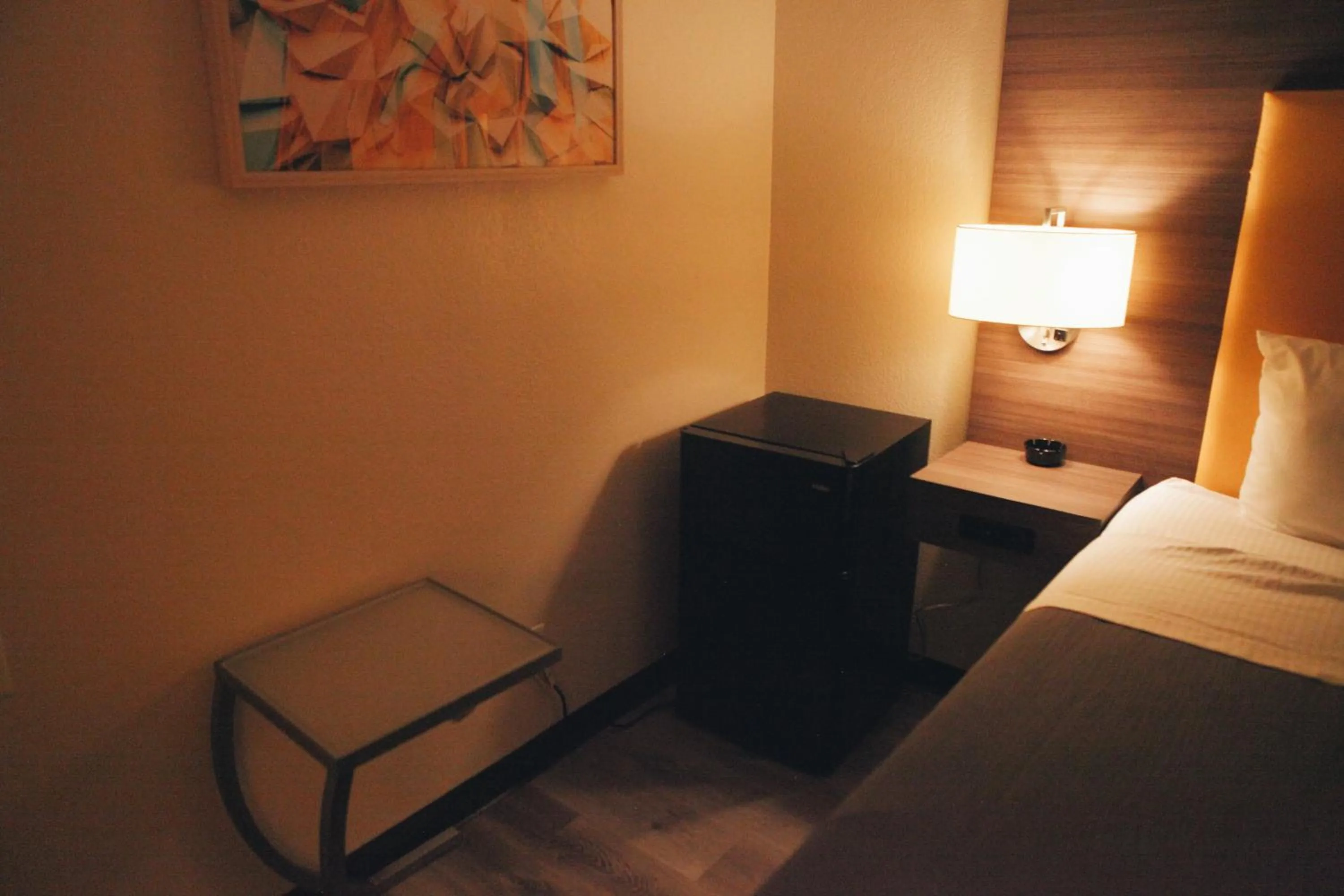 TV/Entertainment Center in Budgetel Inn & Suites Memphis