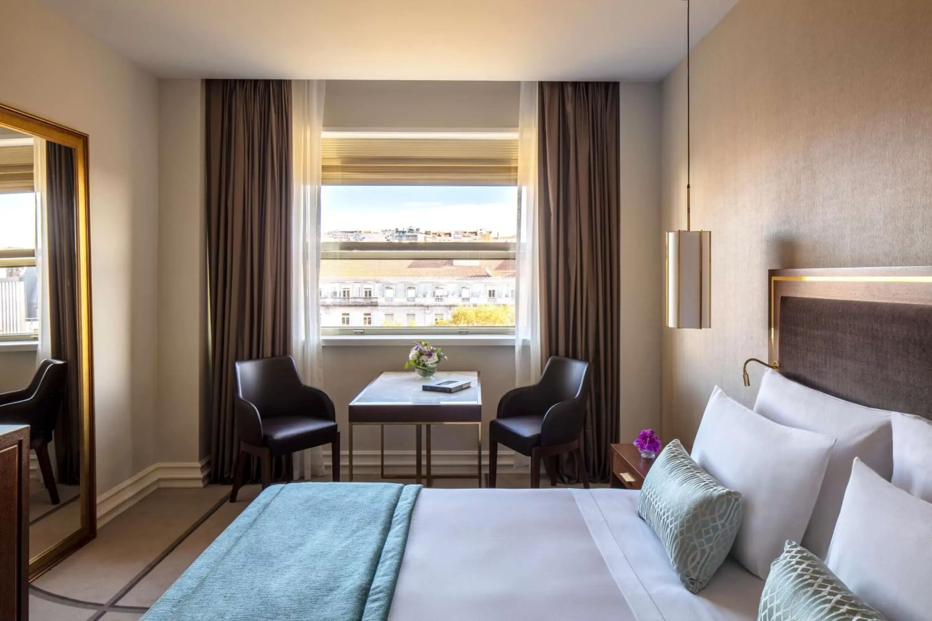 Bedroom, Bed in Tivoli Avenida Liberdade Lisboa – A Leading Hotel of the World