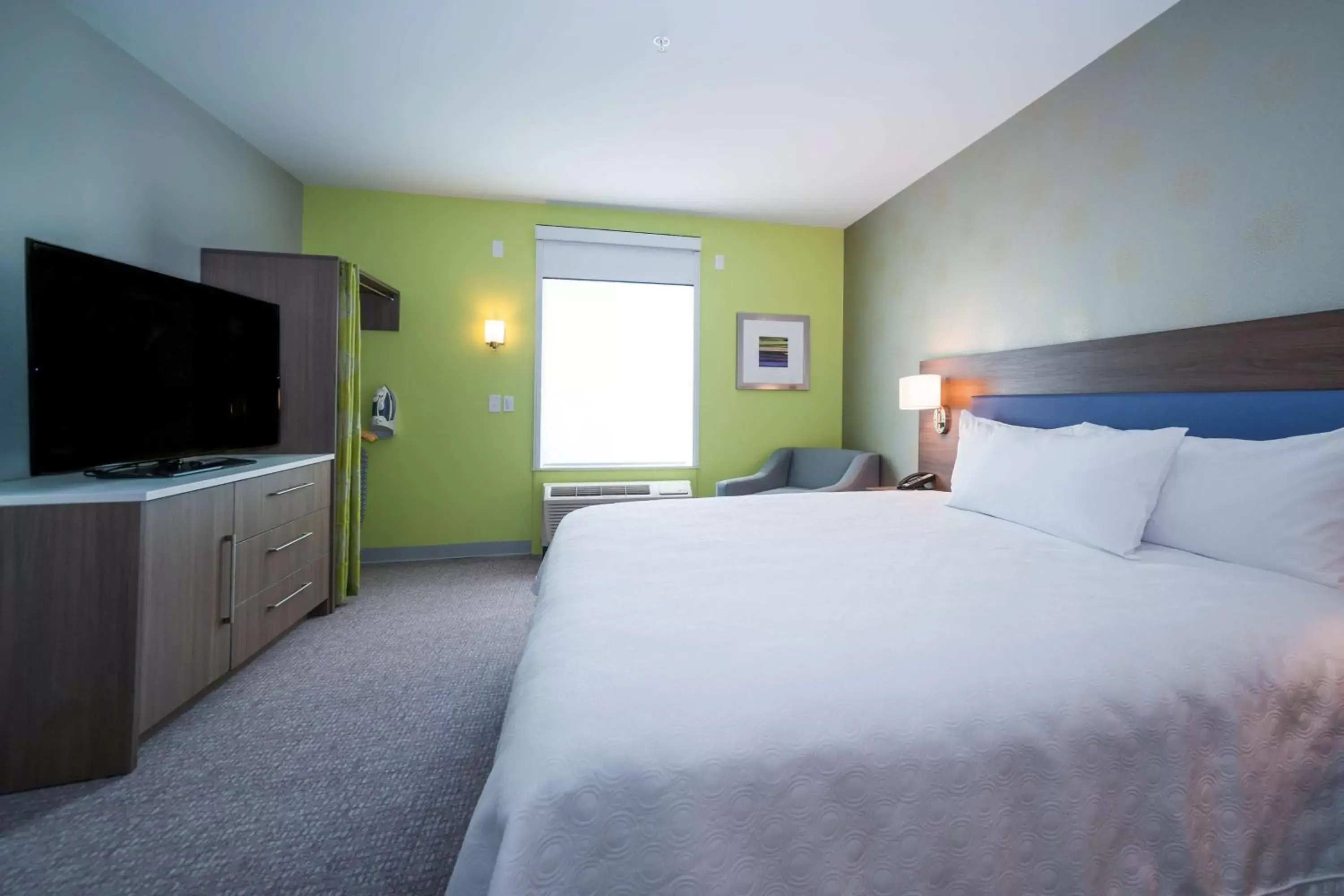 King Suite - Mobilty/Hearing Accessible - Non-Smoking in Home2 Suites By Hilton Jackson Flowood Airport Area King Suite - Mobilty/Hearing Accessible - Non-Smoking in Home2 Suites By Hilton Jackson Flowood Airport Area