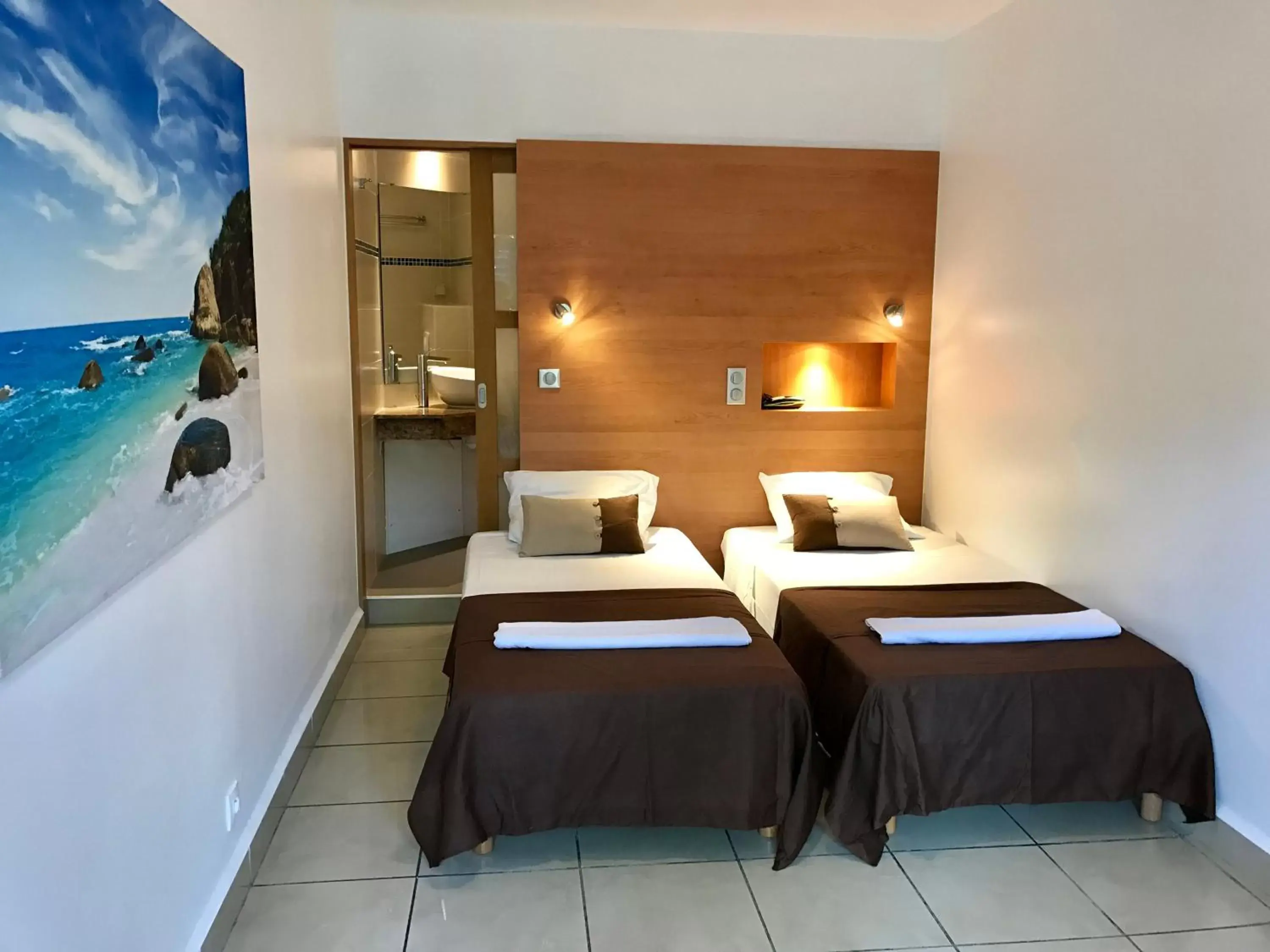 Twin Room - single occupancy in Karaibes Hotel Twin Room - single occupancy in Karaibes Hotel