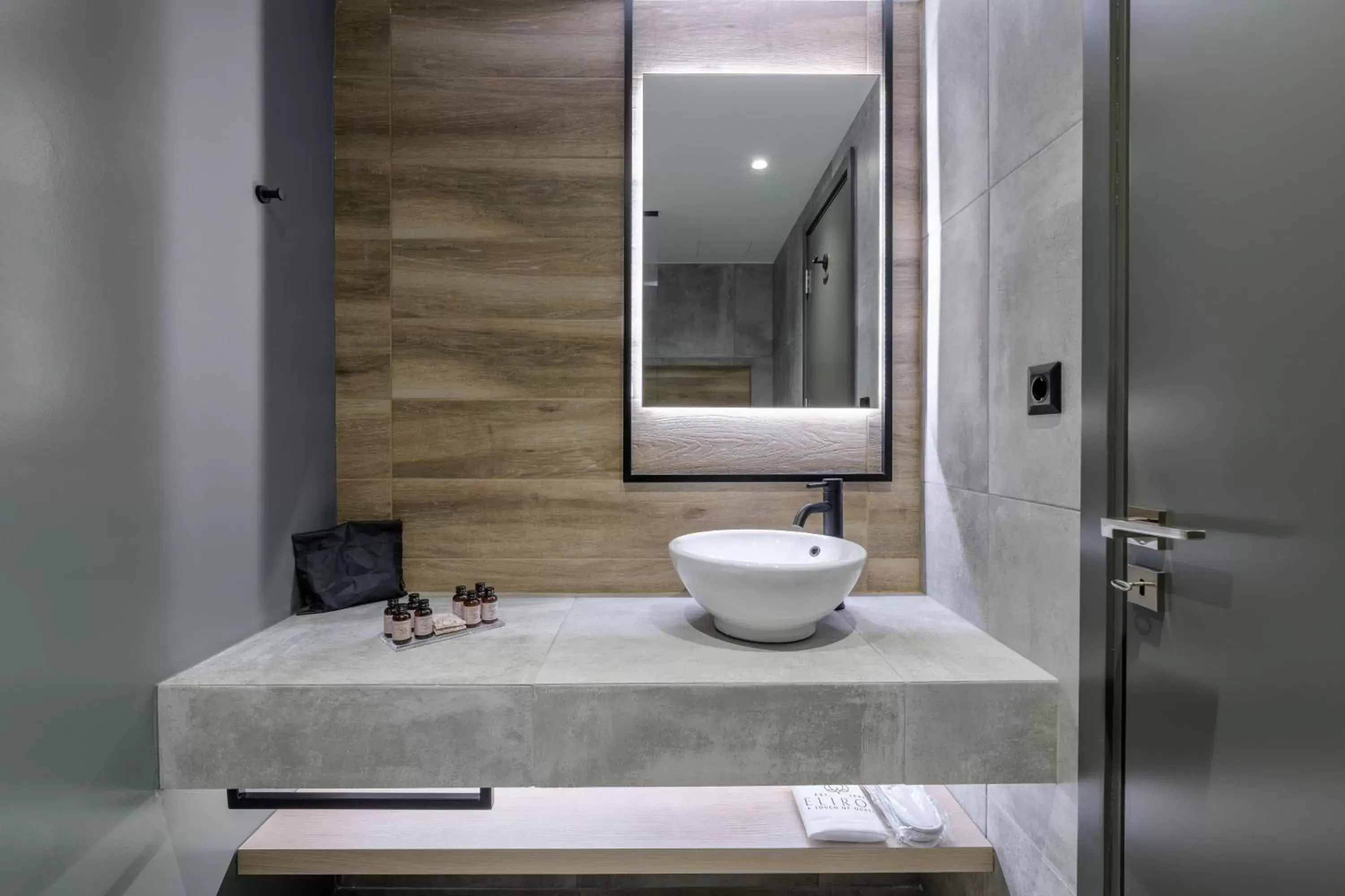 Bathroom in Acropolis Magenta Luxury Suites