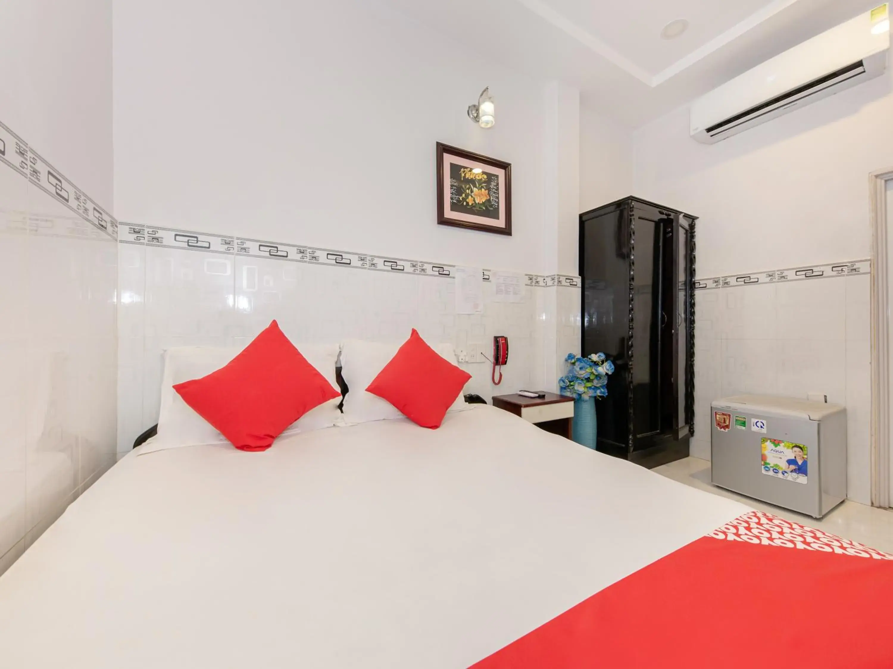 Bedroom, Bed in OYO 828 Hoa Giay Hotel