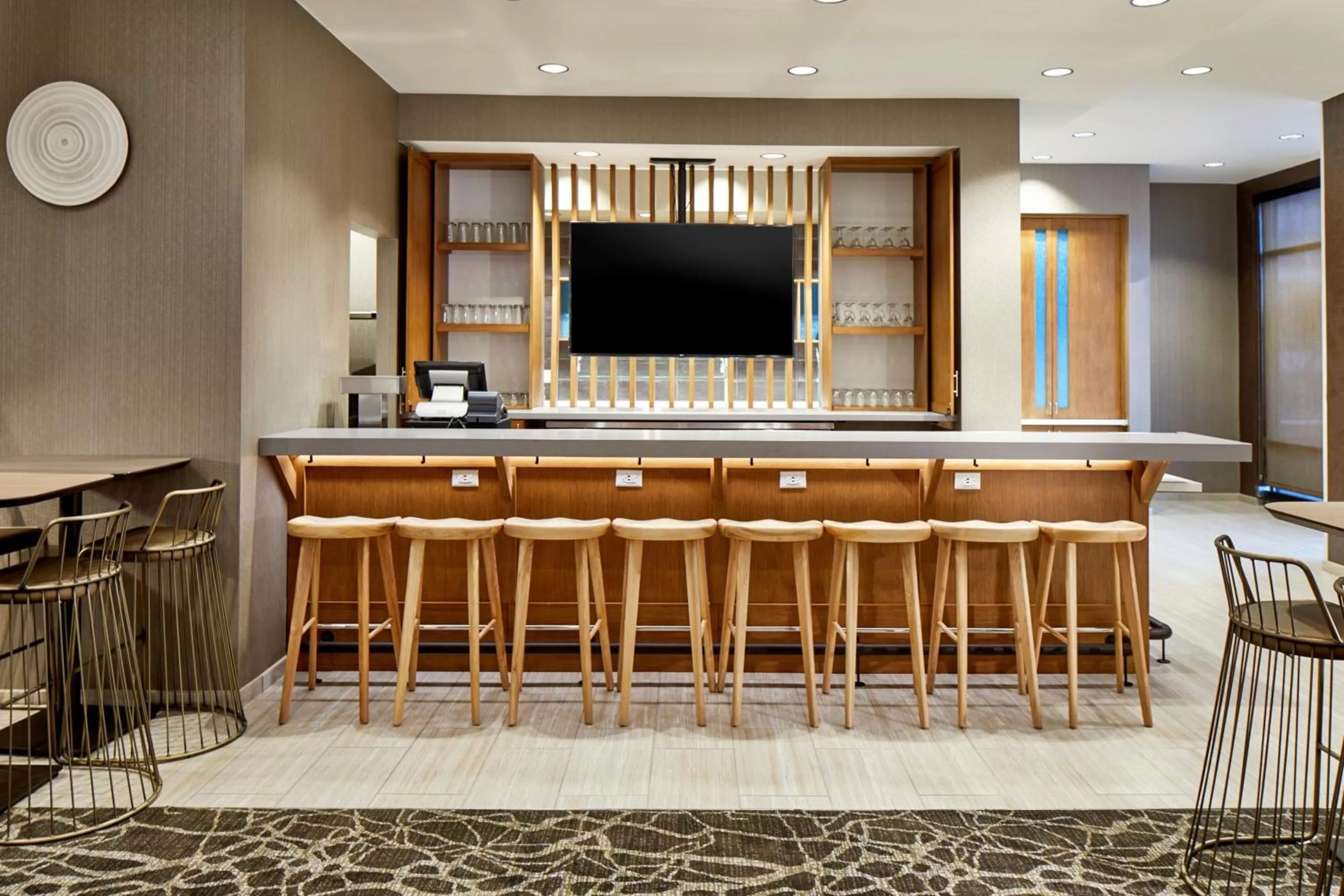 Lounge or bar in SpringHill Suites by Marriott Columbus Dublin