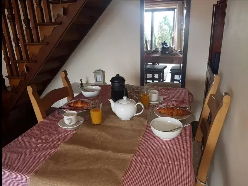 Breakfast in The Wood Cottage