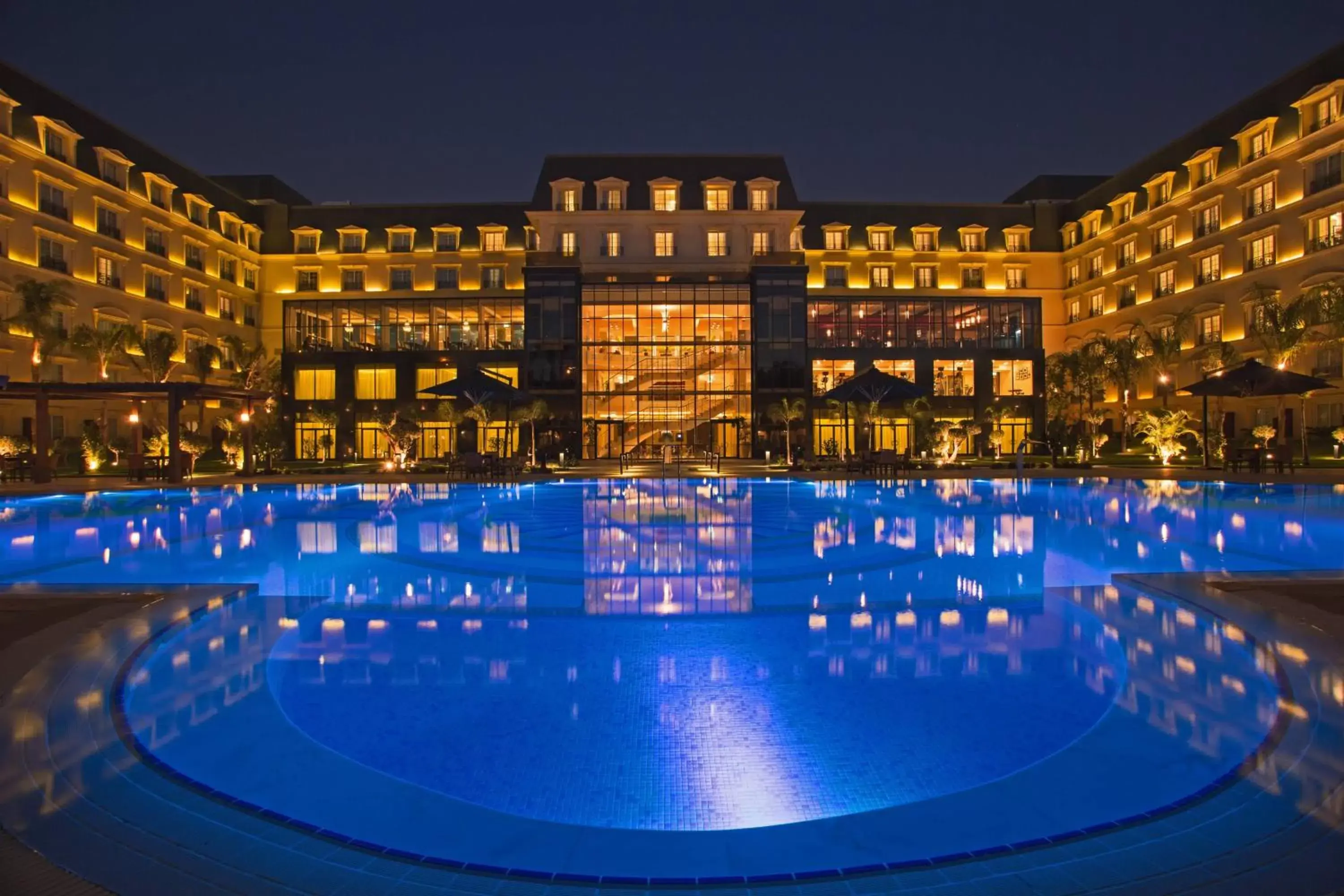 Property building, Swimming Pool in Renaissance Cairo Mirage City Hotel