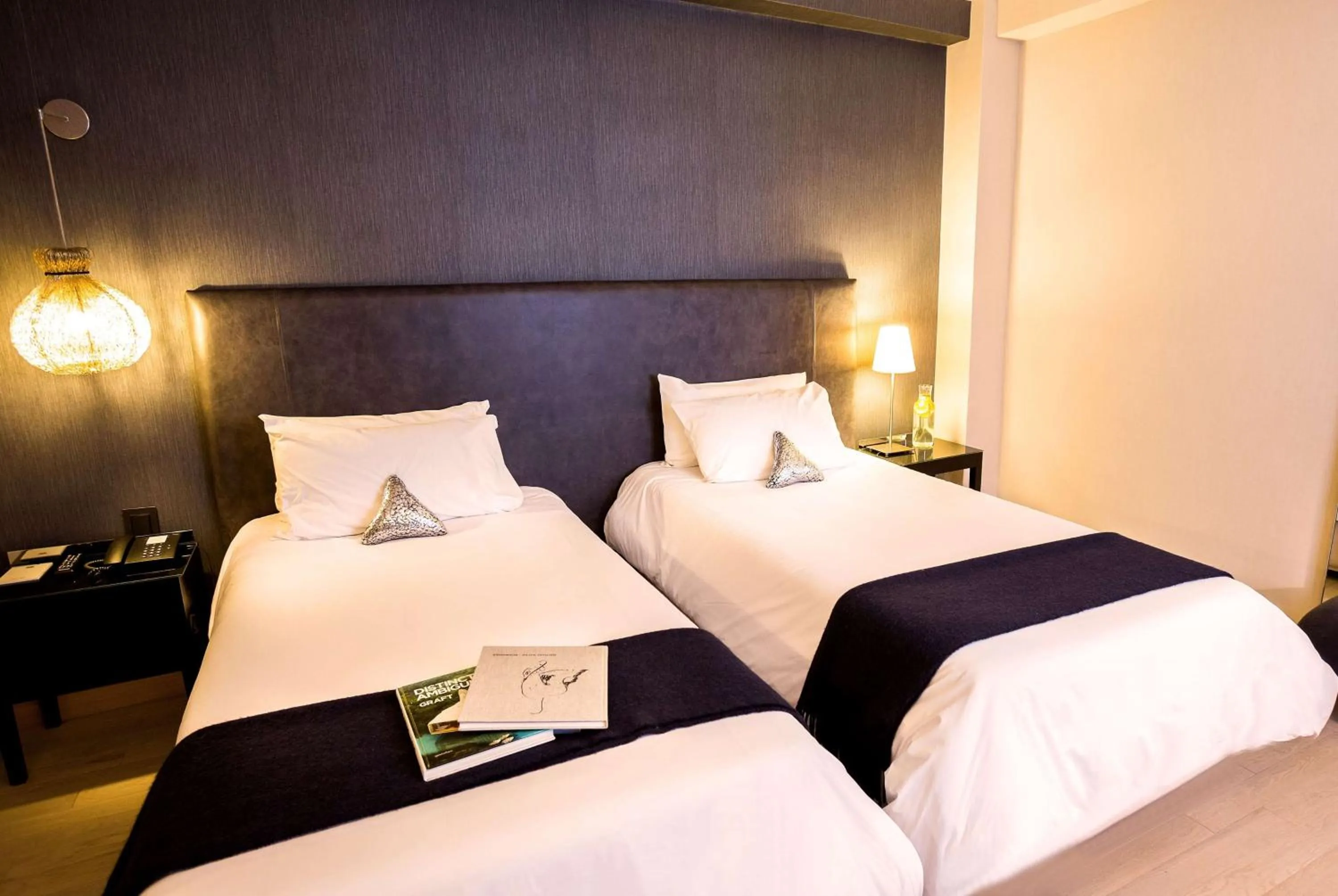 Photo of the whole room, Bed in Esplendor Plaza Francia