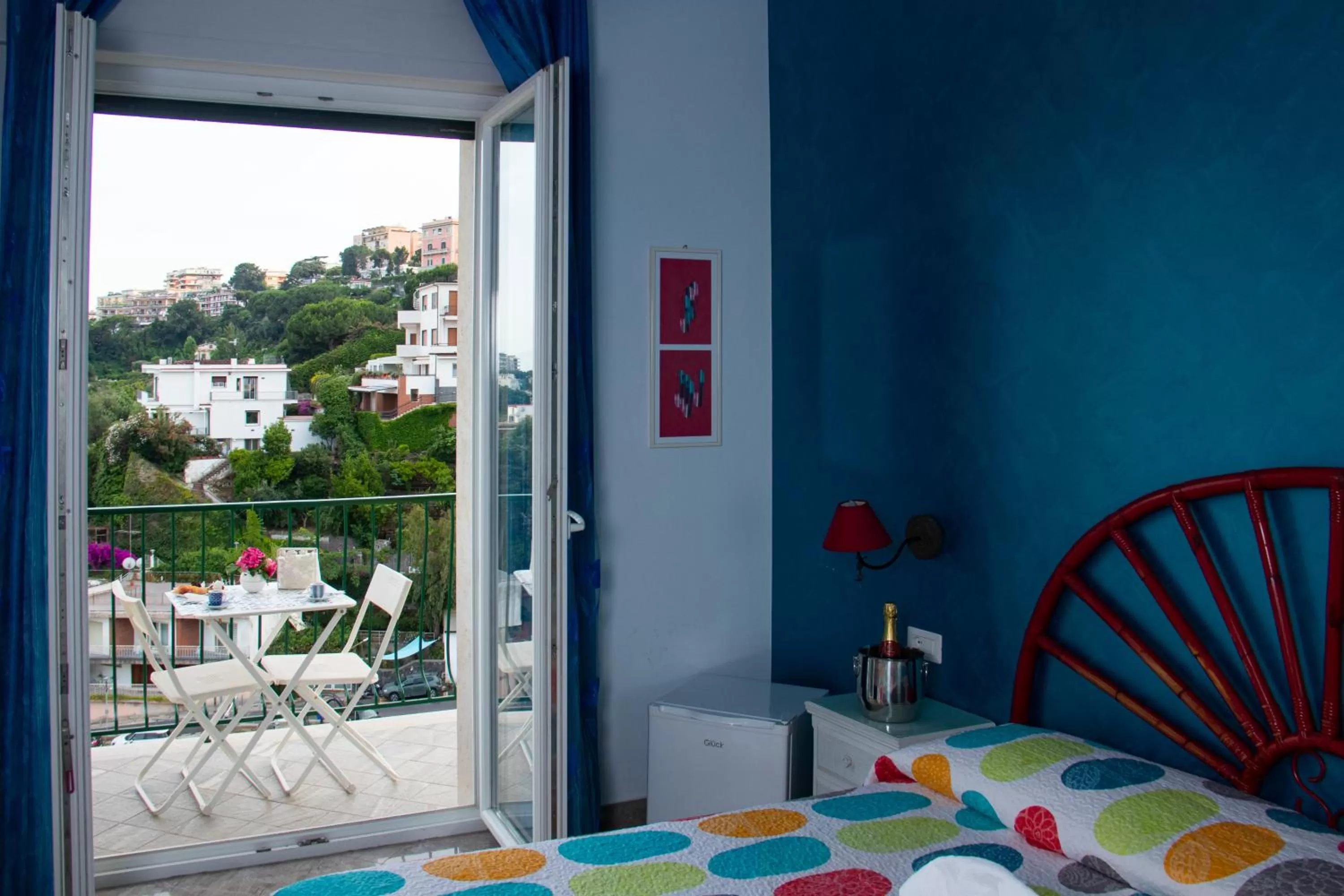 Photo of the whole room, Bed in Nido Dei Gabbiani