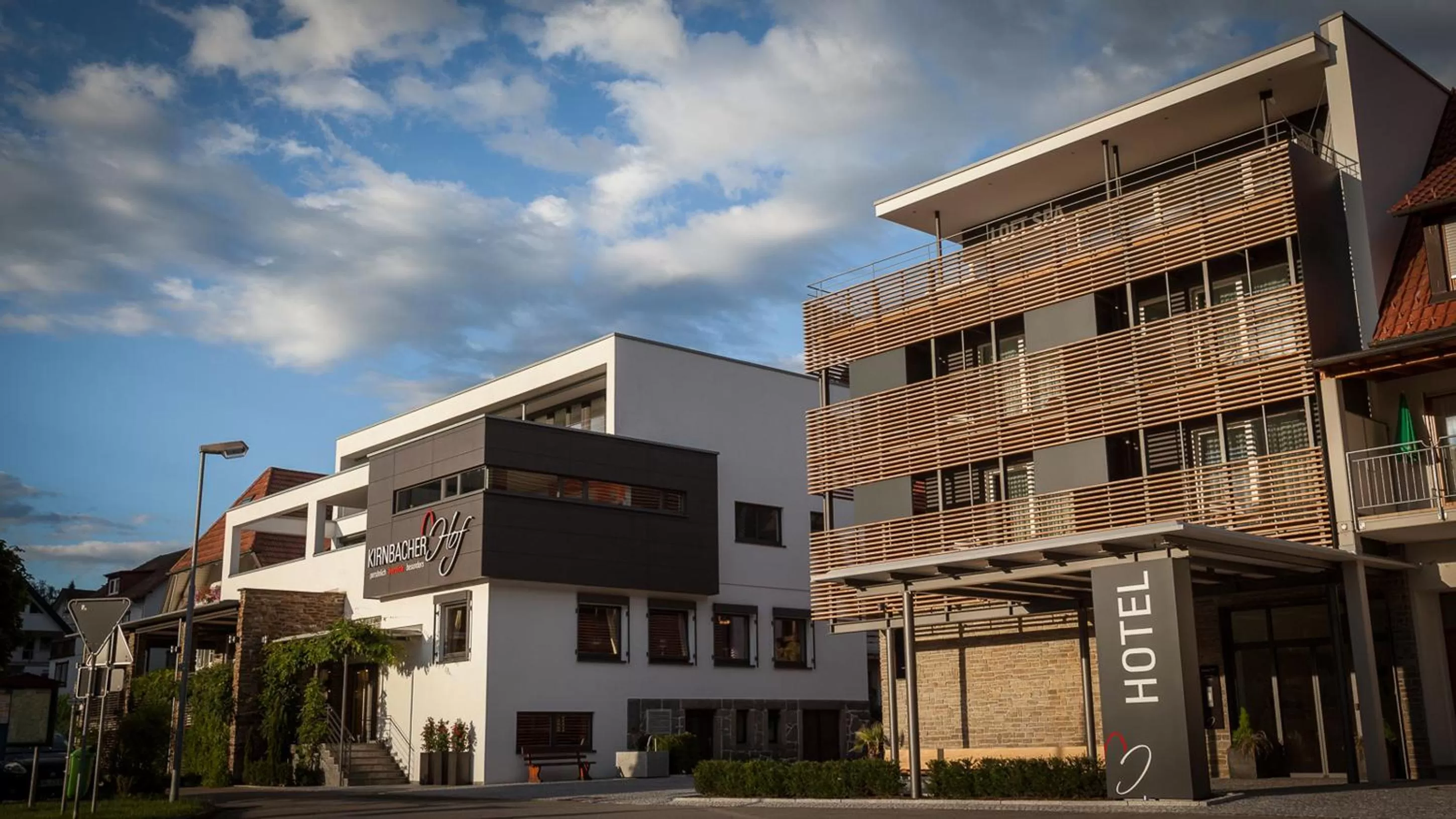 Facade/entrance in Bollenhuthotel Kirnbacher Hof