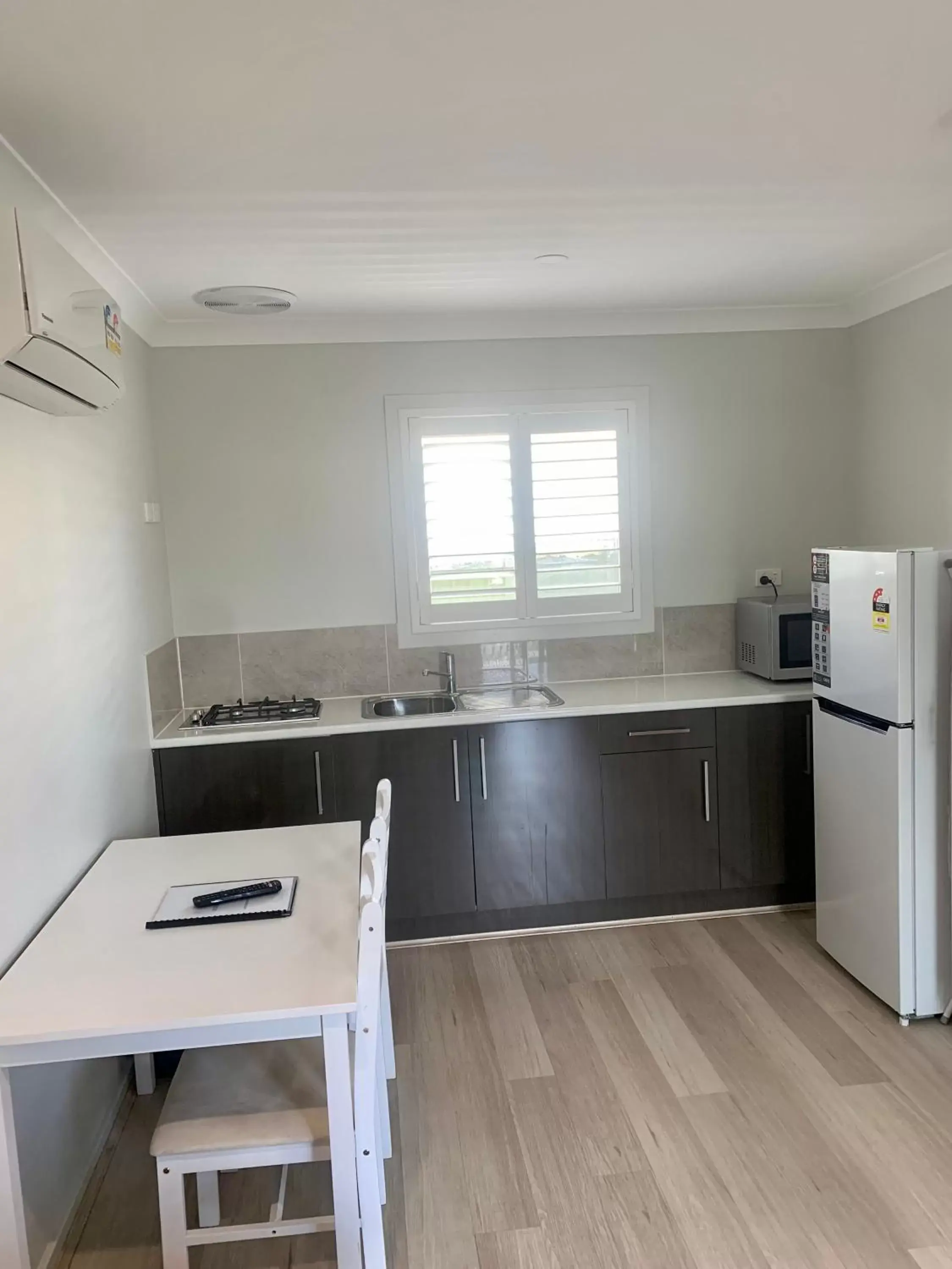 Living room, Kitchen/Kitchenette in Singleton Valley Accommodation