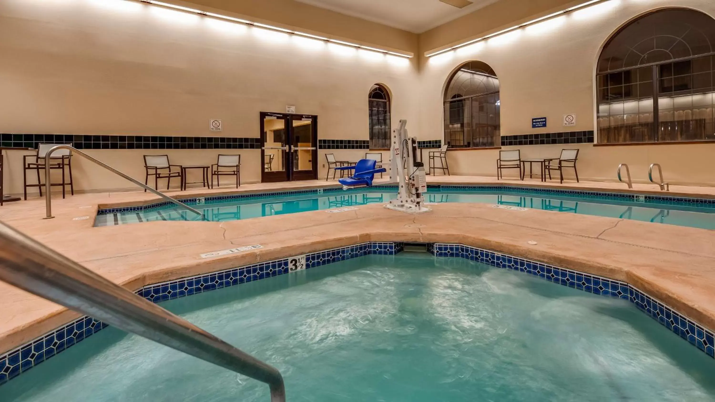 Spa and wellness centre/facilities, Swimming Pool in Best Western Moriarty Heritage Inn