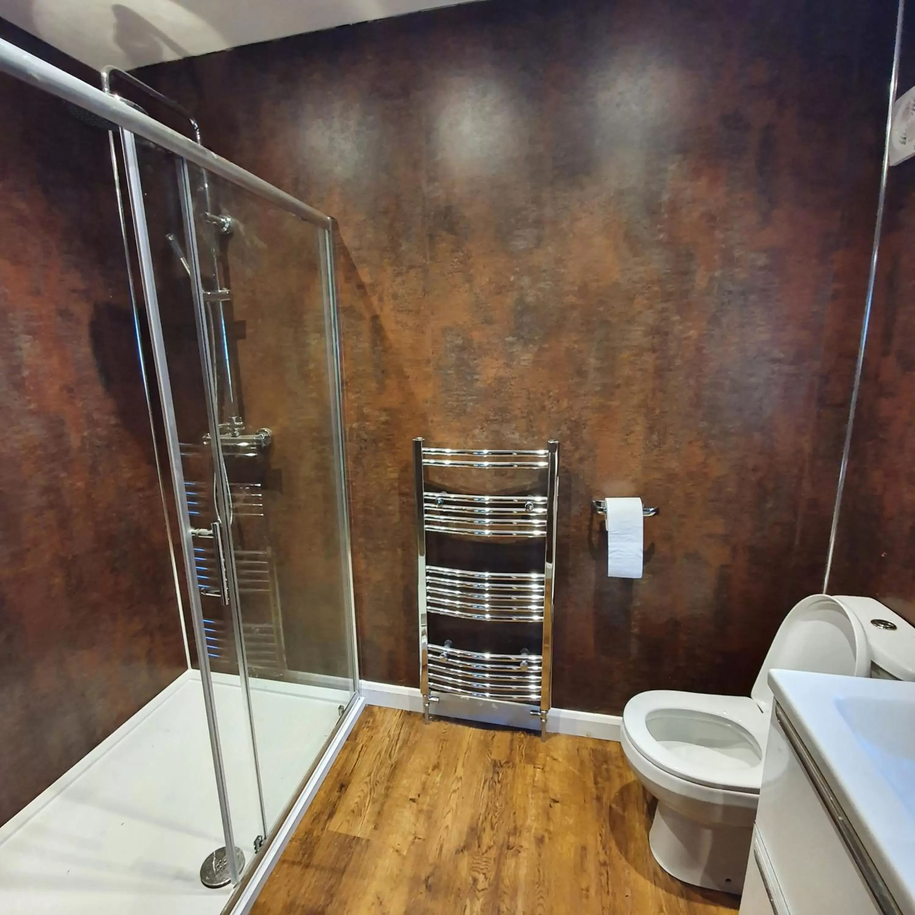 Bathroom in Wood Rising