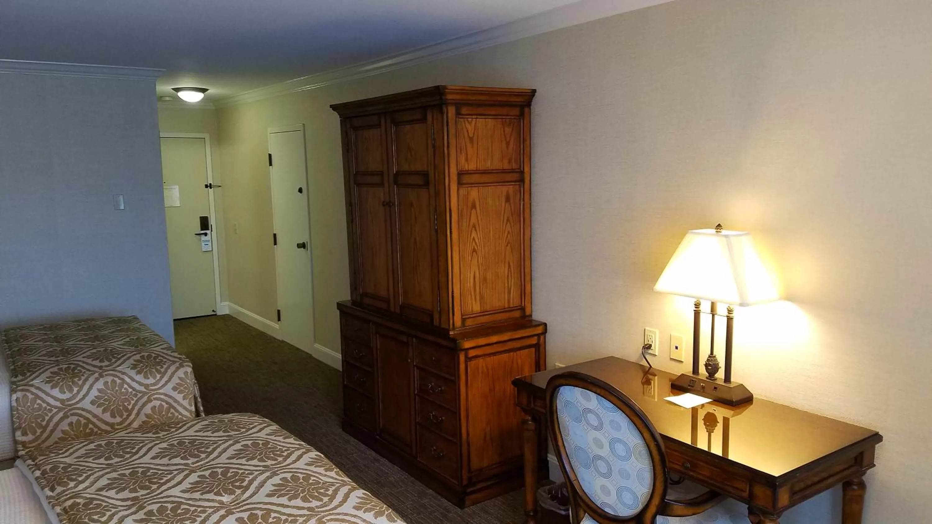 Photo of the whole room, Bed in Chelsea Inn