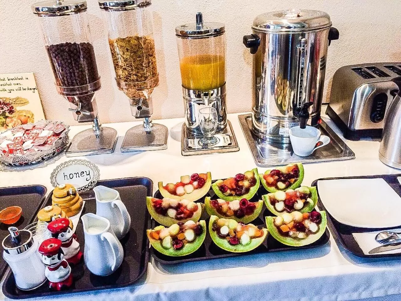 Breakfast in Studios Asteria