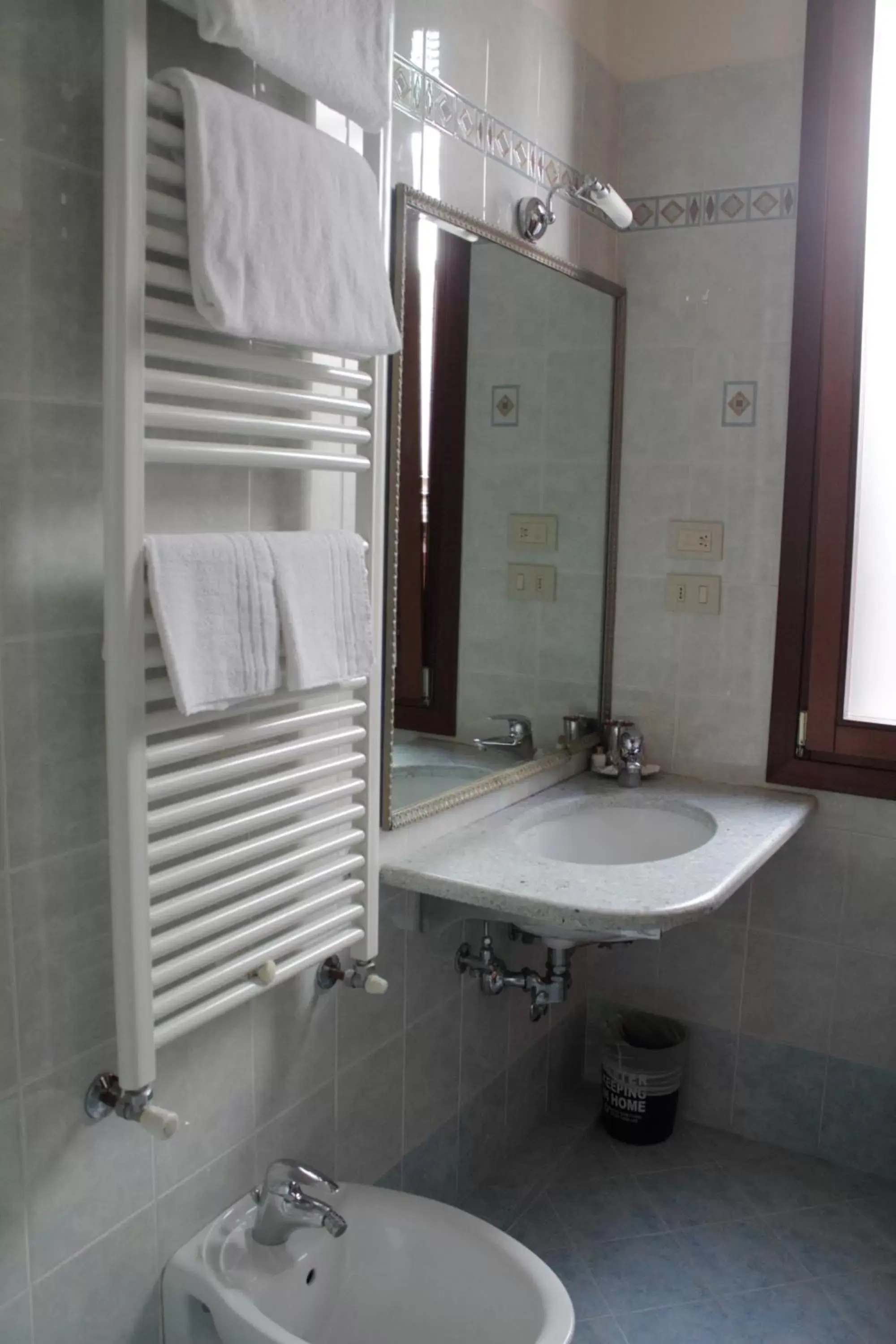 Small Double Room in Cà Del Modena Room only Small Double Room in Cà Del Modena Room only