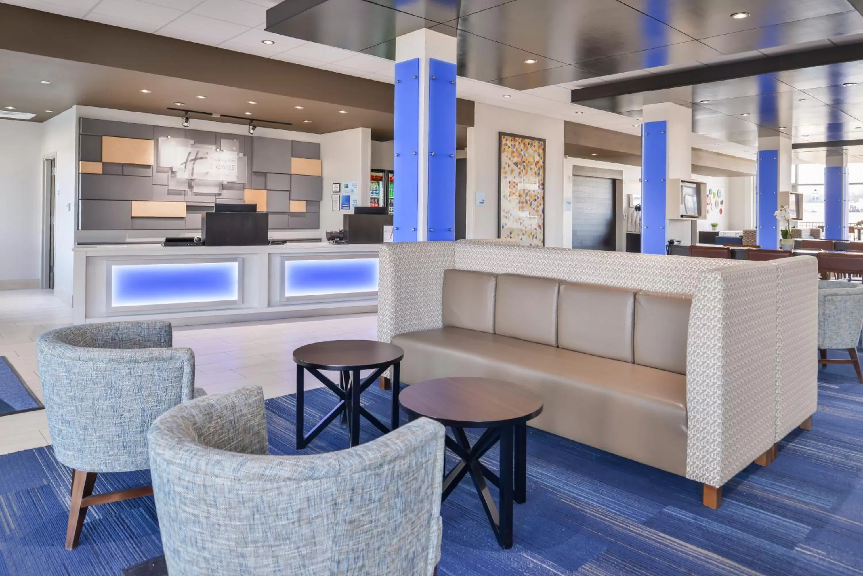 Property building in Holiday Inn Express & Suites - Kansas City - Lee's Summit by IHG