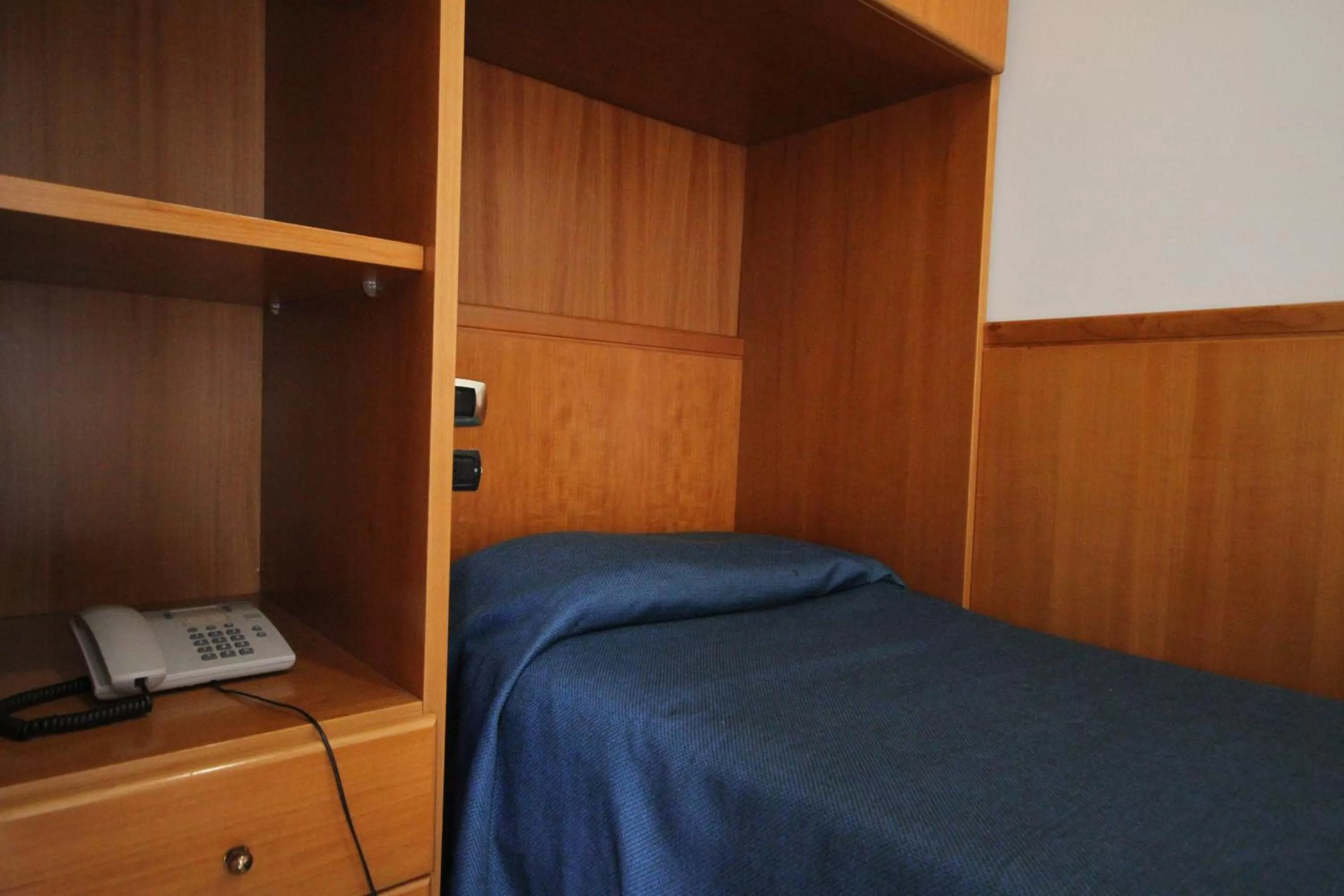 Bedroom, Bed in Hotel Zara Napoli