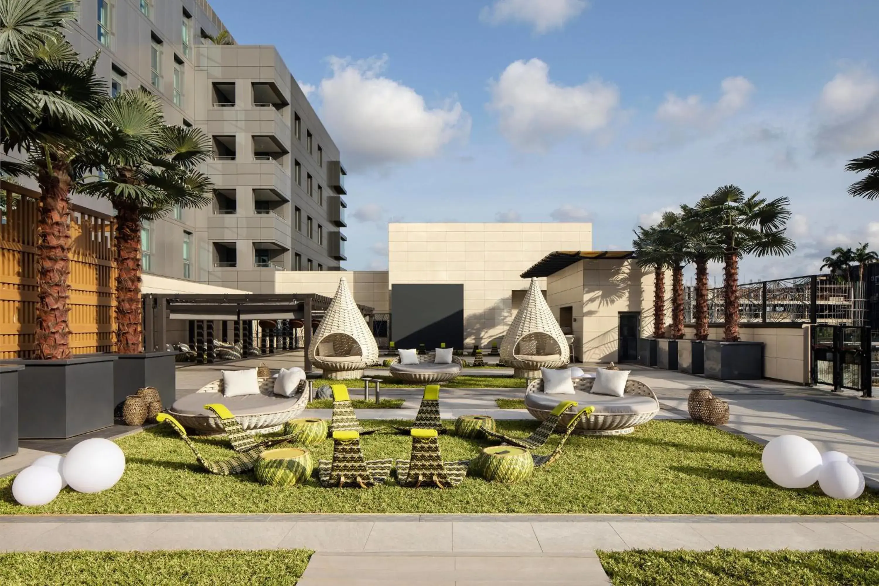 Swimming pool, Property Building in Lagos Marriott Hotel Ikeja