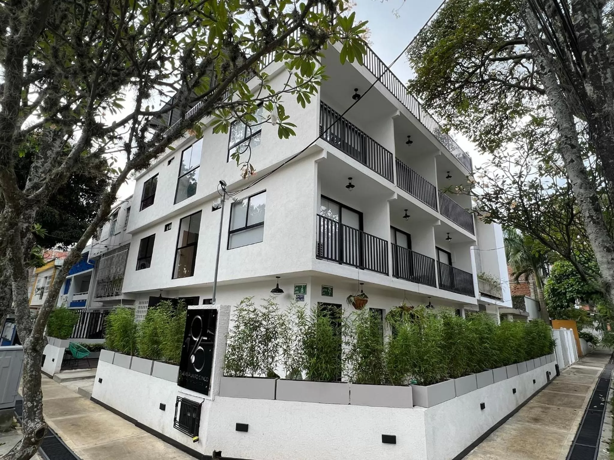 Property building in HOTEL 9.5 SAN FERNANDO