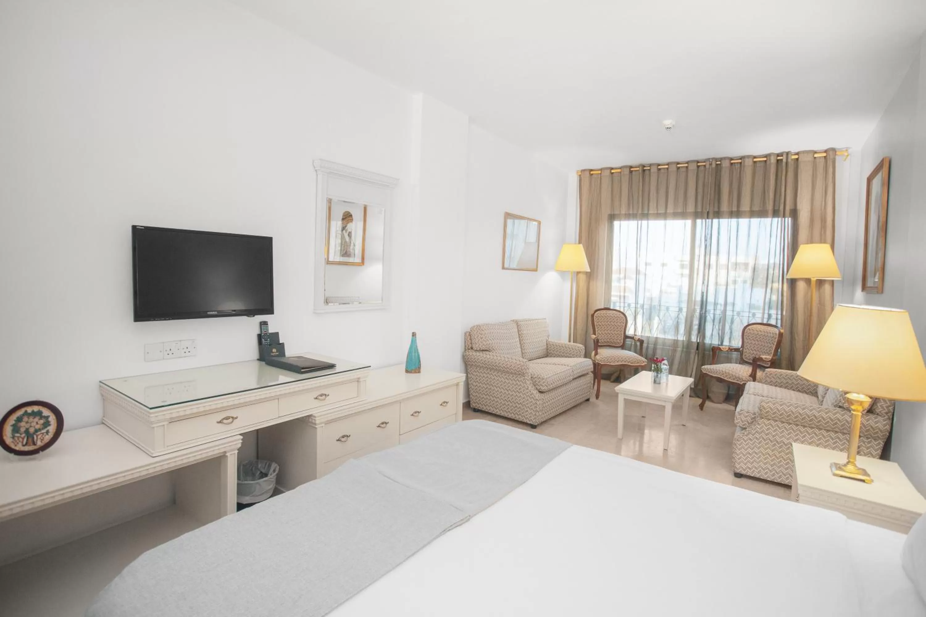 TV and multimedia in Grand Hotel Madaba