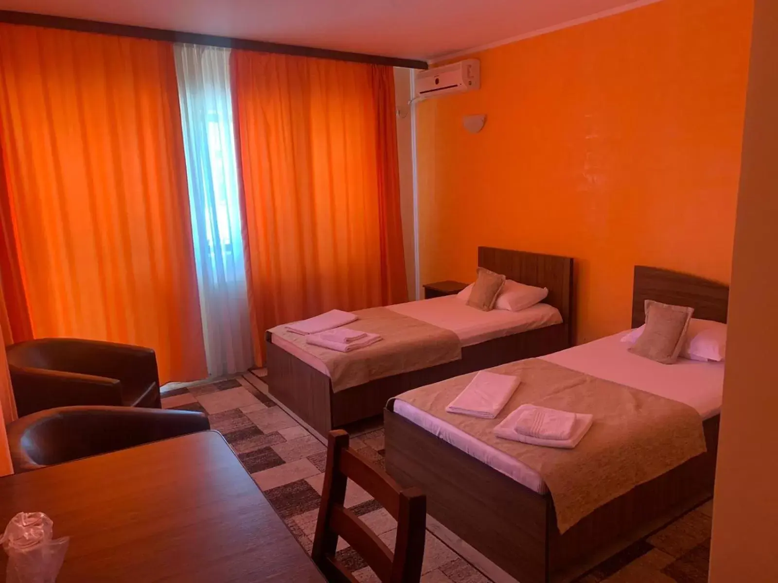 Twin Room in Hotel Eden Twin Room in Hotel Eden